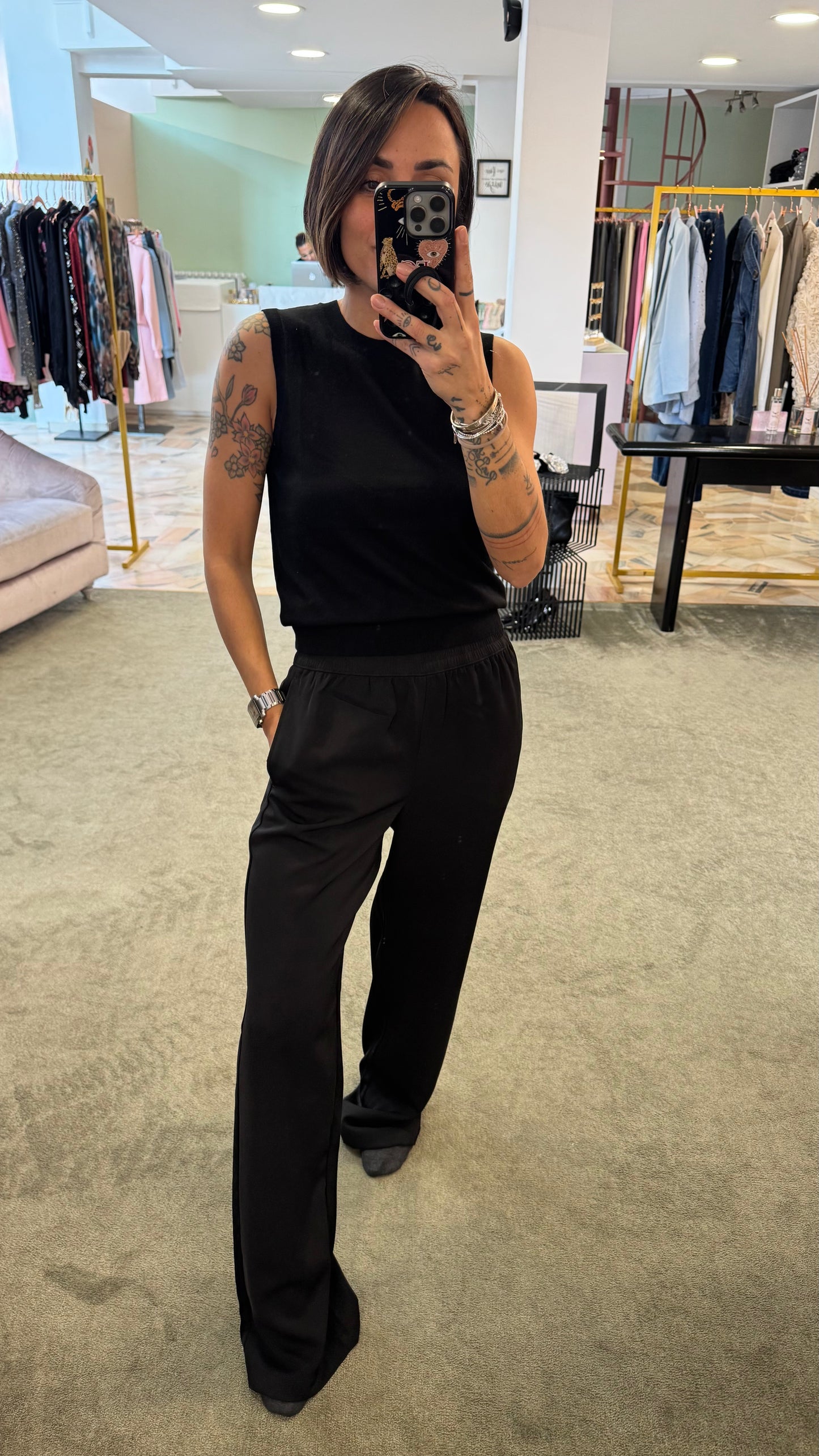 Pantaloni neri dritti con elastico jx