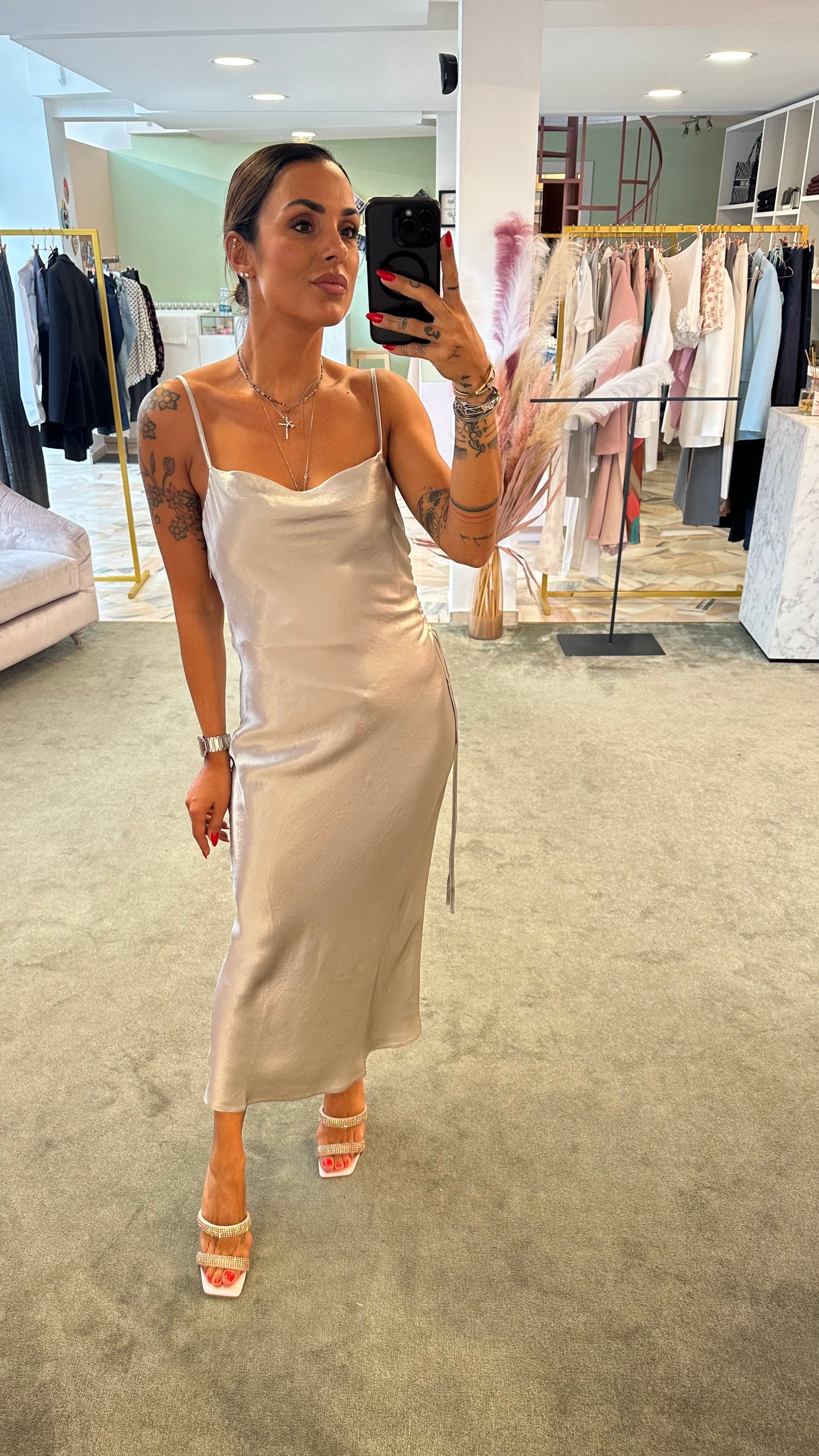 Abito satin argento sottoveste con arricciatura
