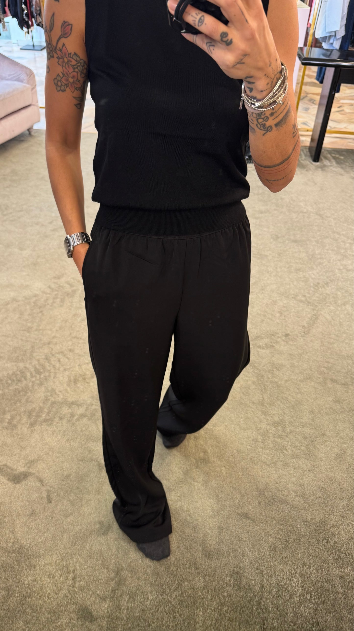 Pantaloni neri dritti con elastico jx