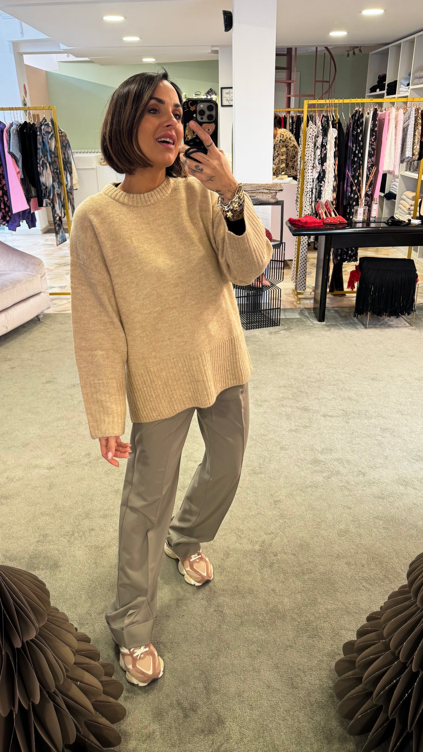 Maglione cammello melange girocollo spacco dietro