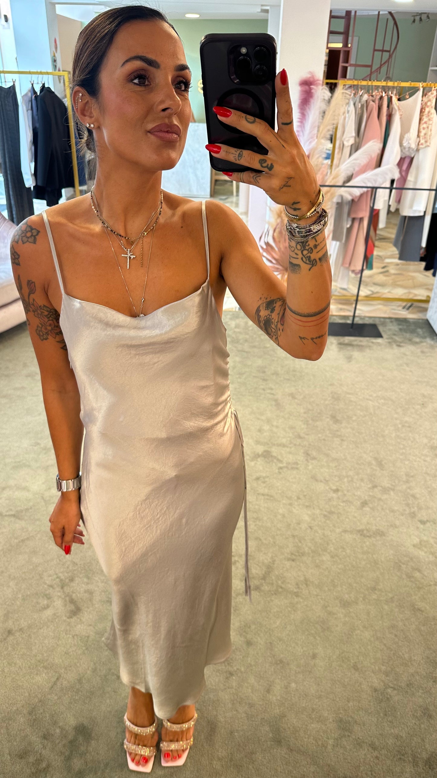Abito satin argento sottoveste con arricciatura