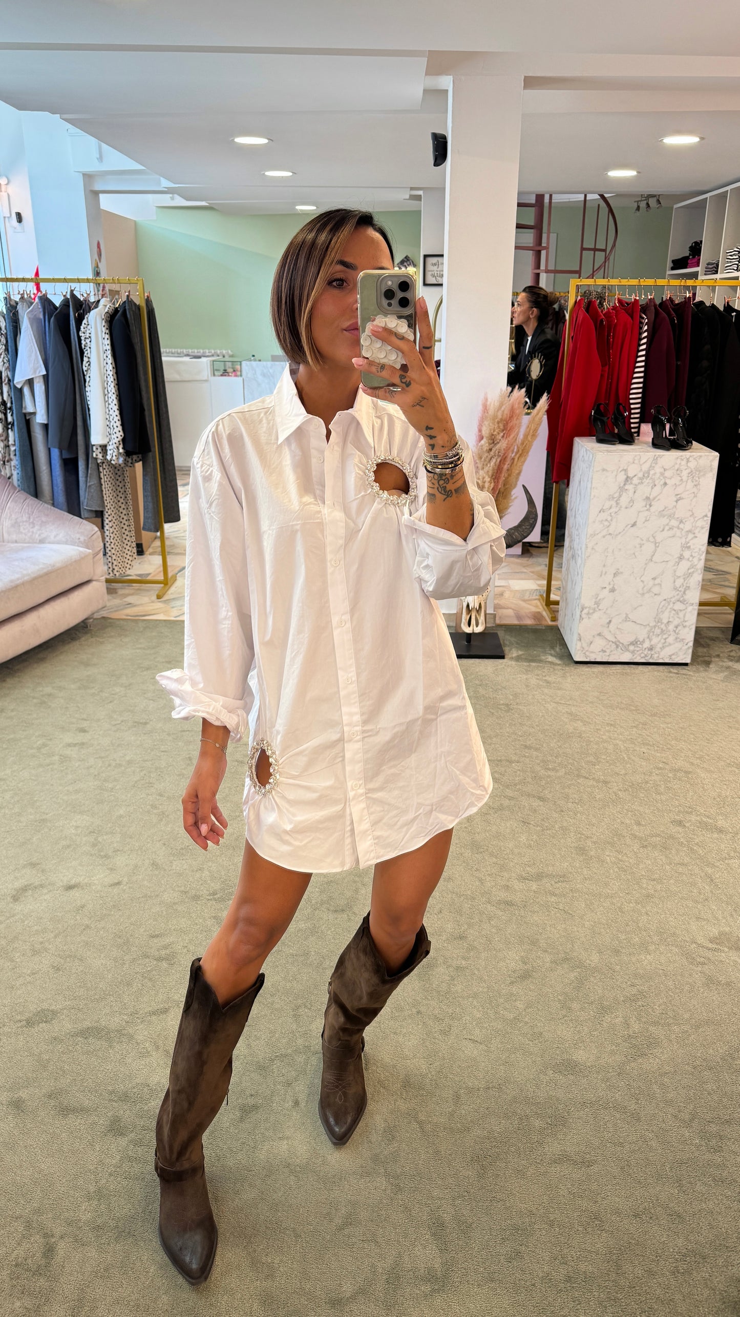 Camicia over bianca cut out cristalli
