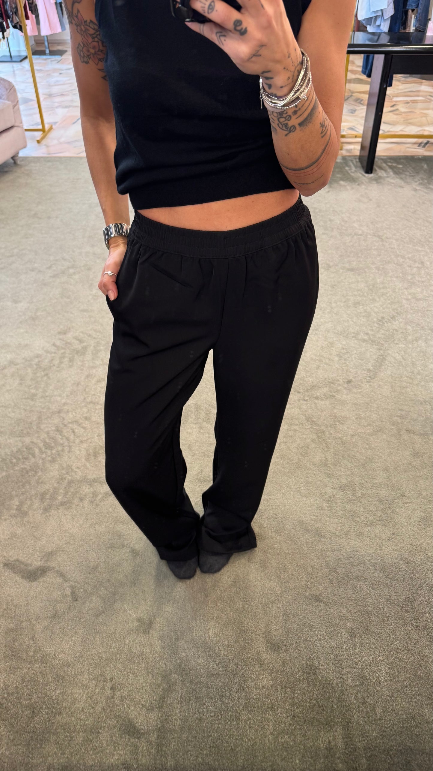 Pantaloni neri dritti con elastico jx