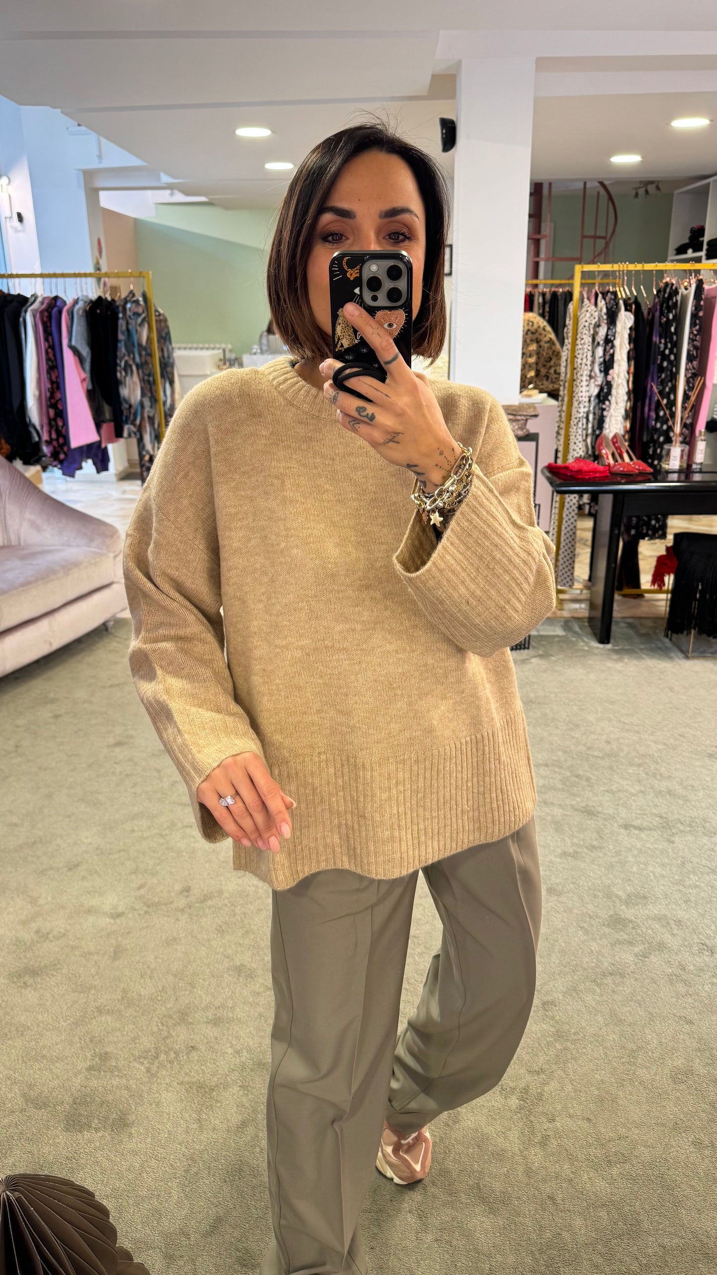 Maglione cammello melange girocollo spacco dietro