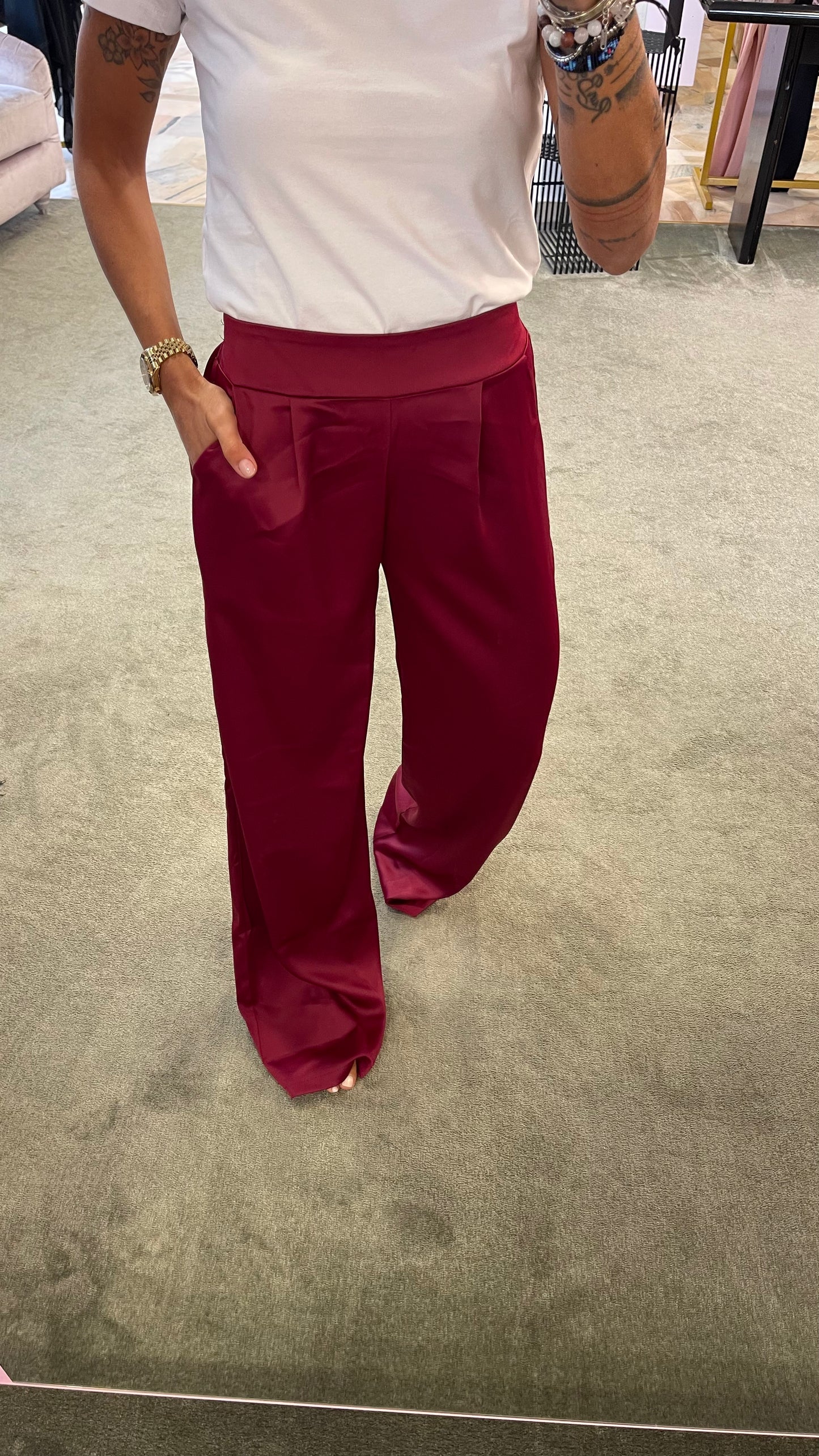 Pantaloni bordeaux satin con elastico