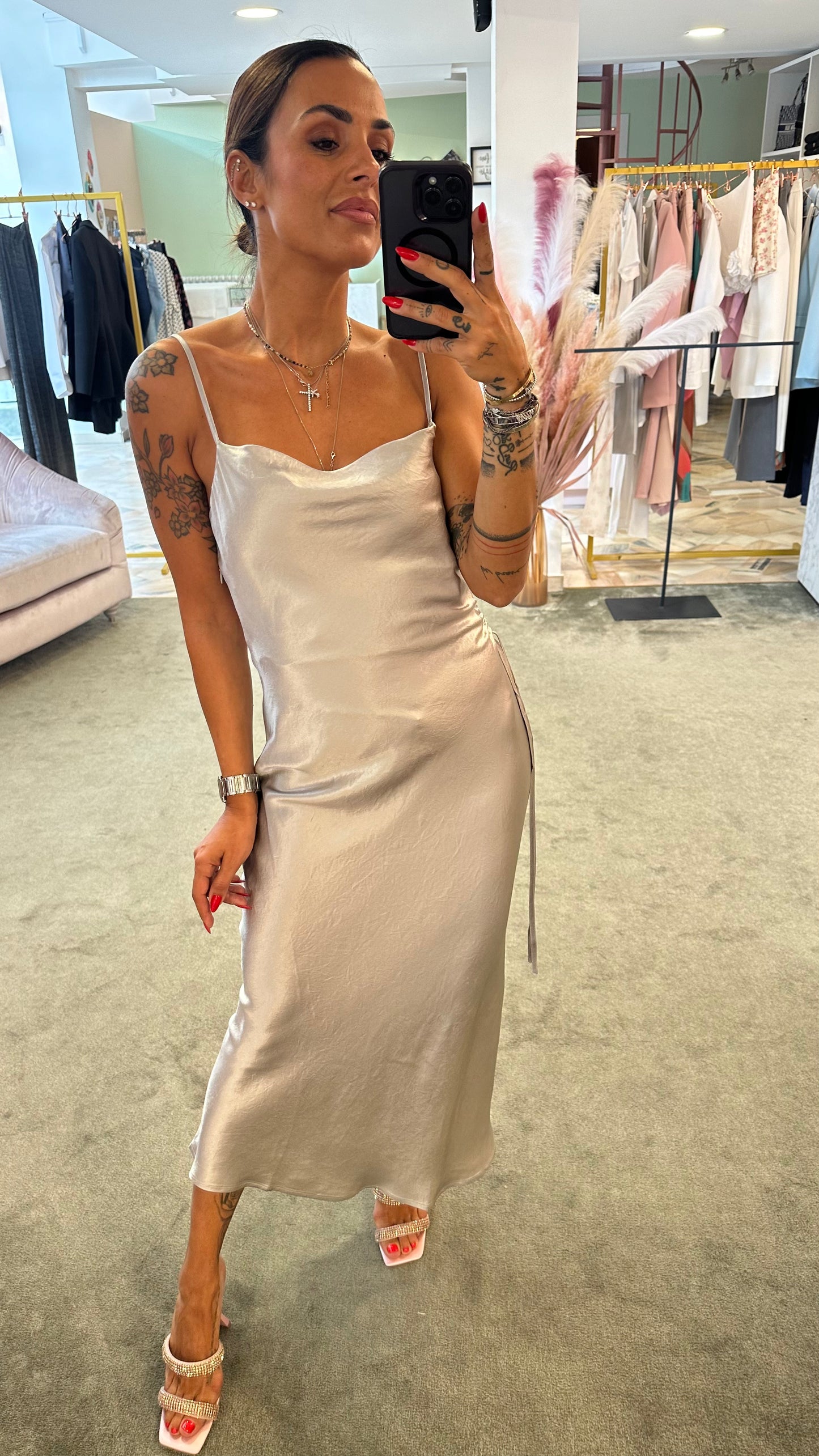 Abito satin argento sottoveste con arricciatura