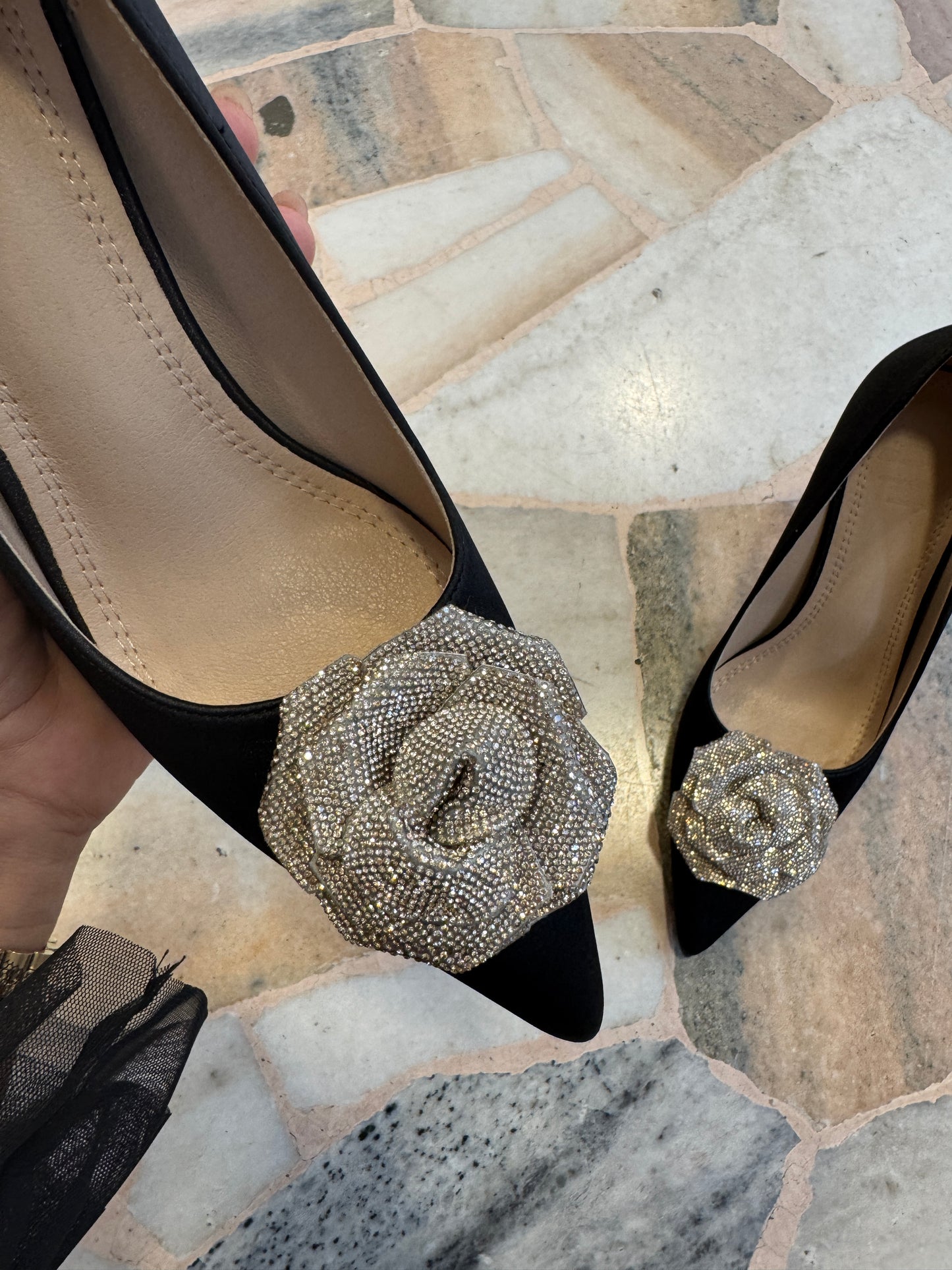 Décolleté nere con rosa crystal