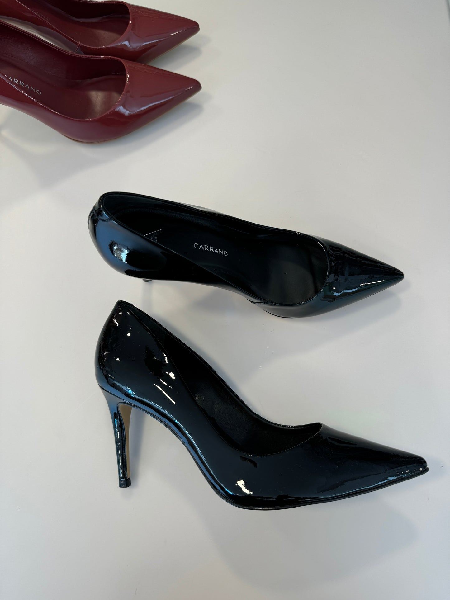 Décolleté in vernice nera