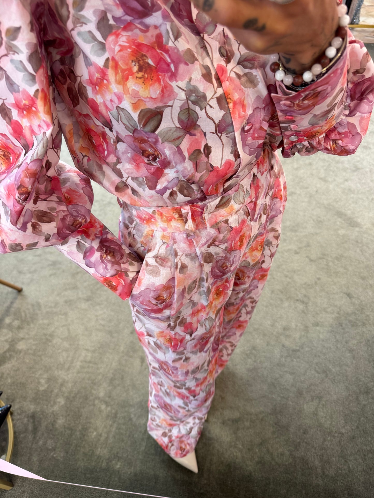 Pantaloni fantasia fiori rosa Actualee