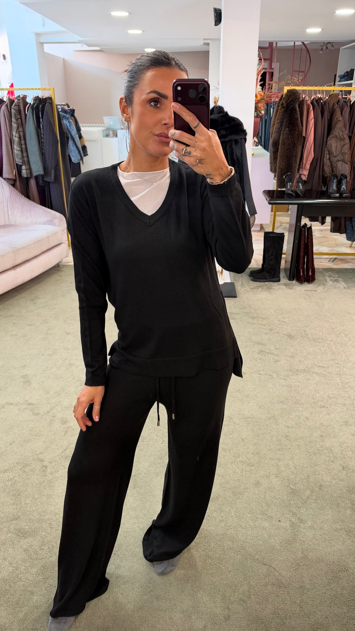 Maglione nero scollo a v ay