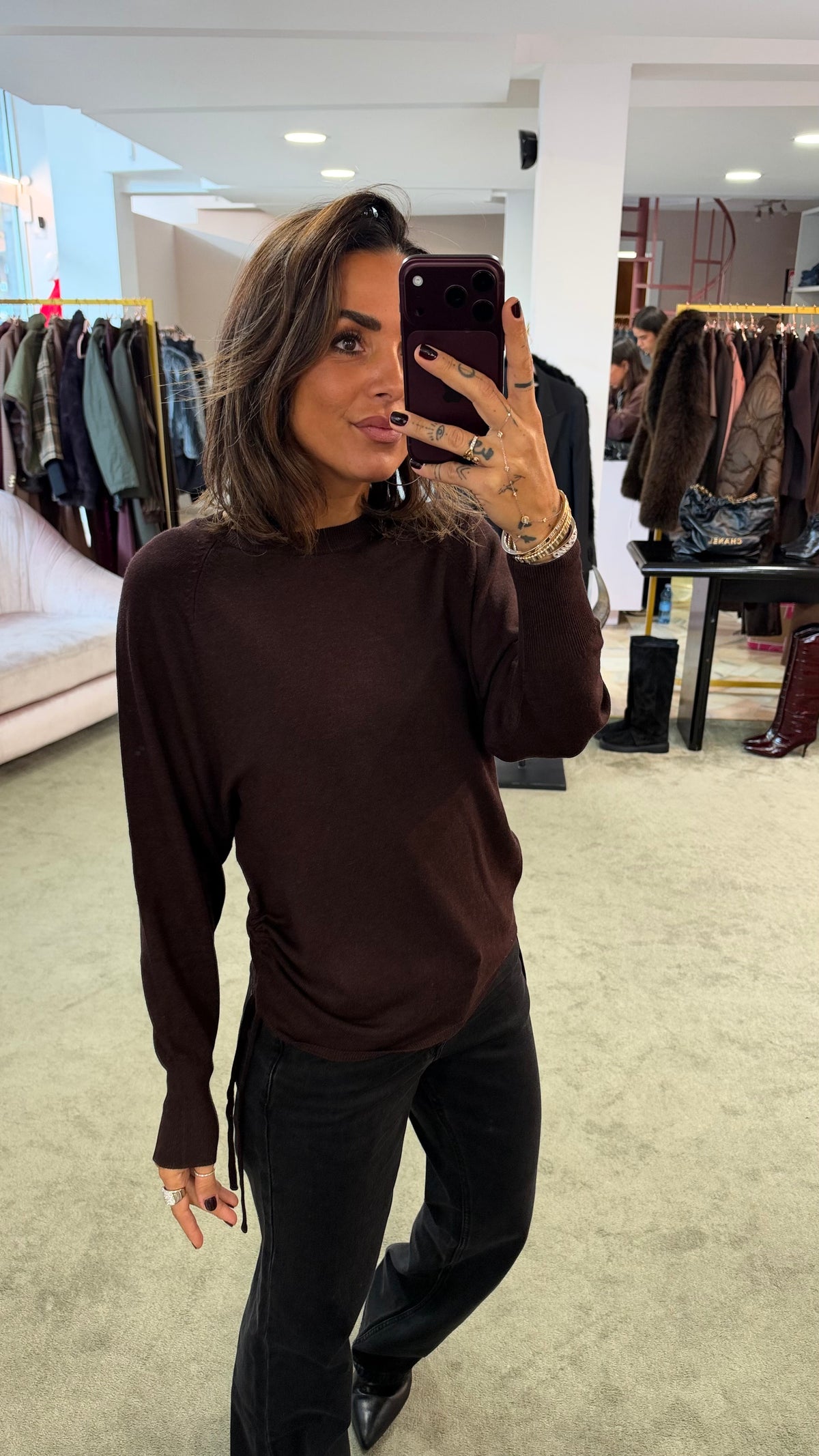 Maglione marrone cioccolato con coulisse laterale sy