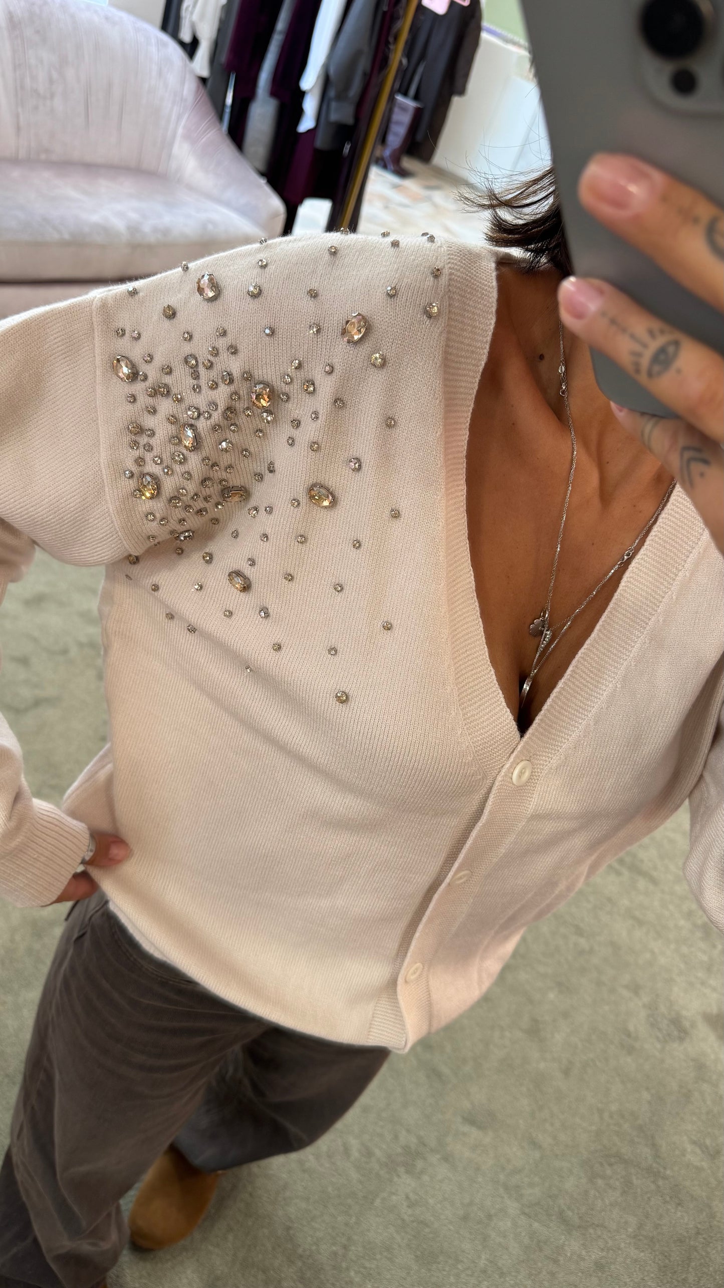 Cardigan beige con pietre bj