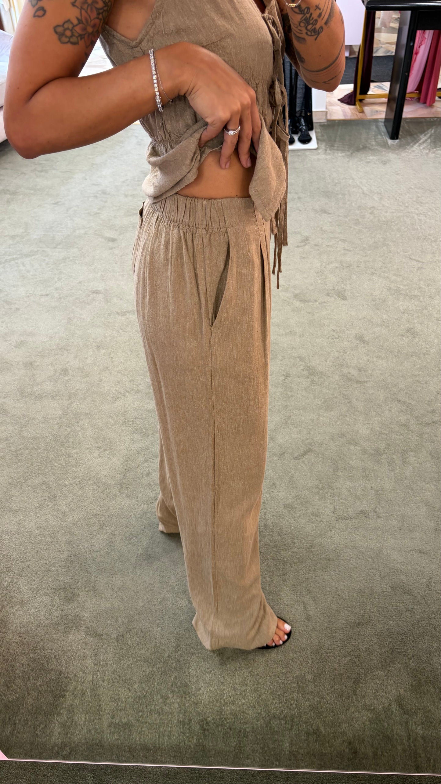 Pantaloni almira sabbia con pences ed elastico jx