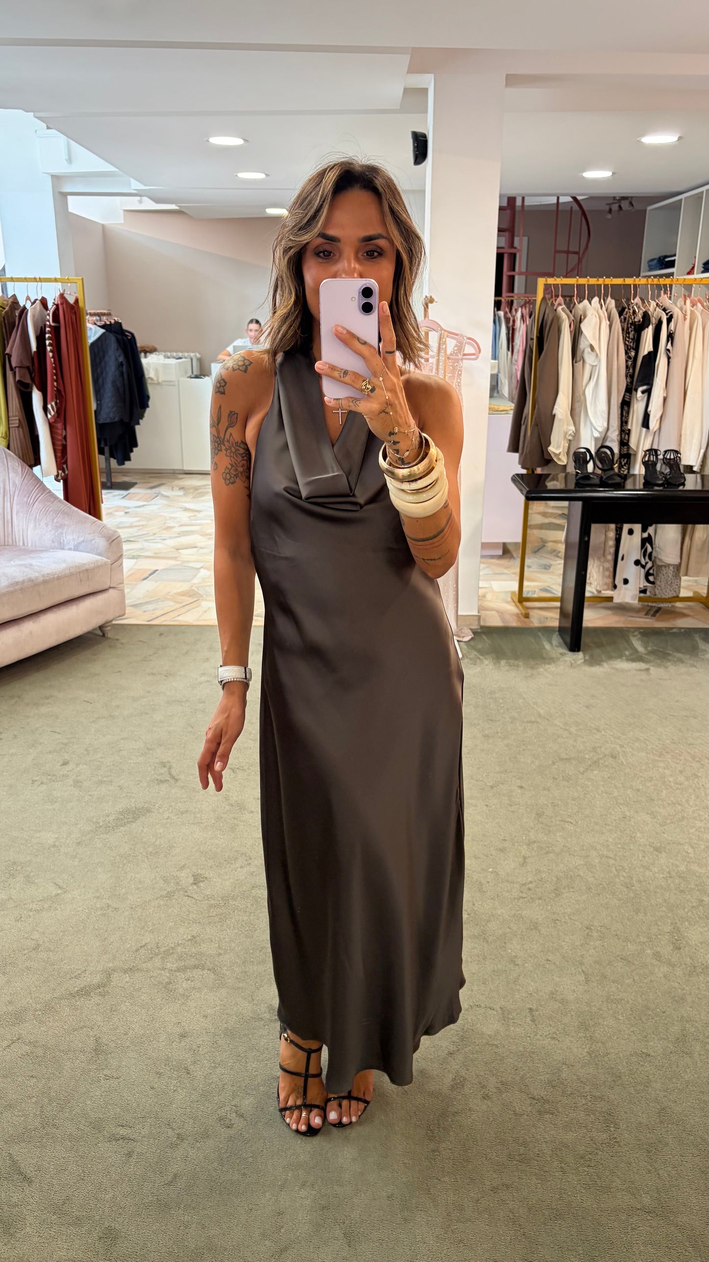 Abito midi asfalto in satin schiena nuda gl