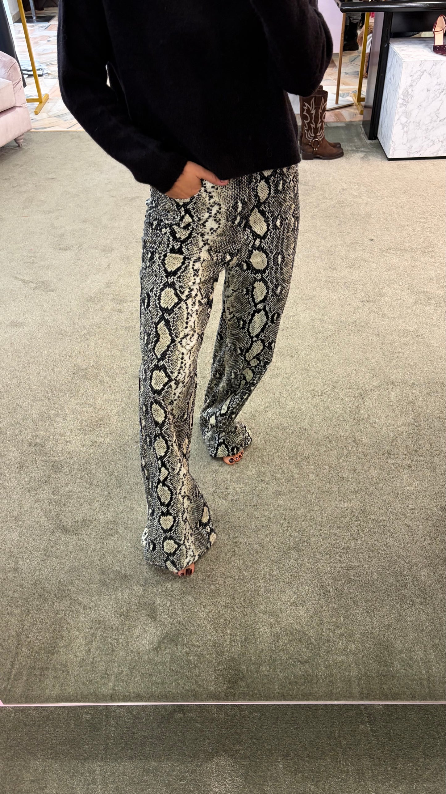 Pantaloni pitonati a costine in velluto jx