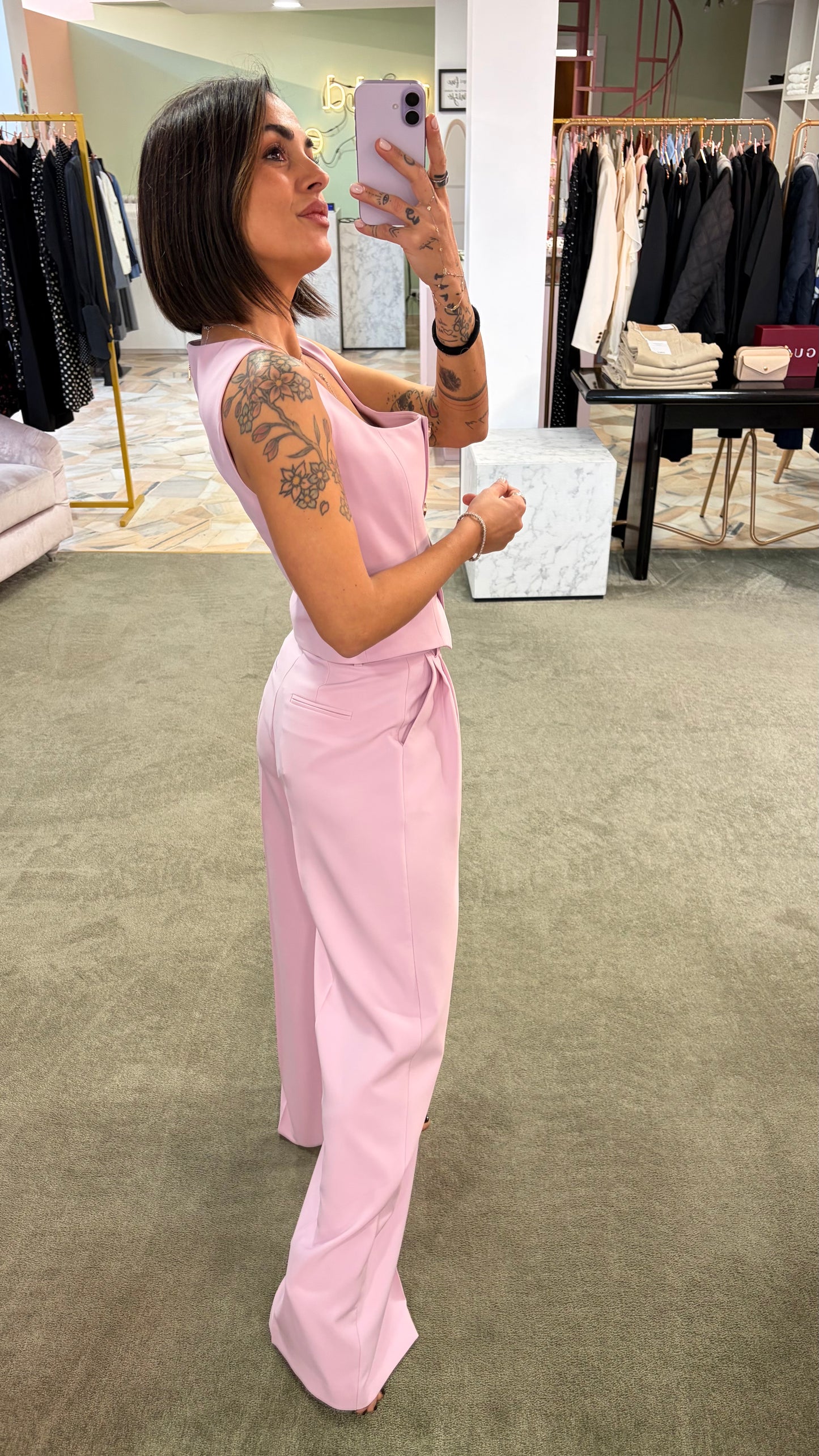 Pantaloni rosa a palazzo con pences fr