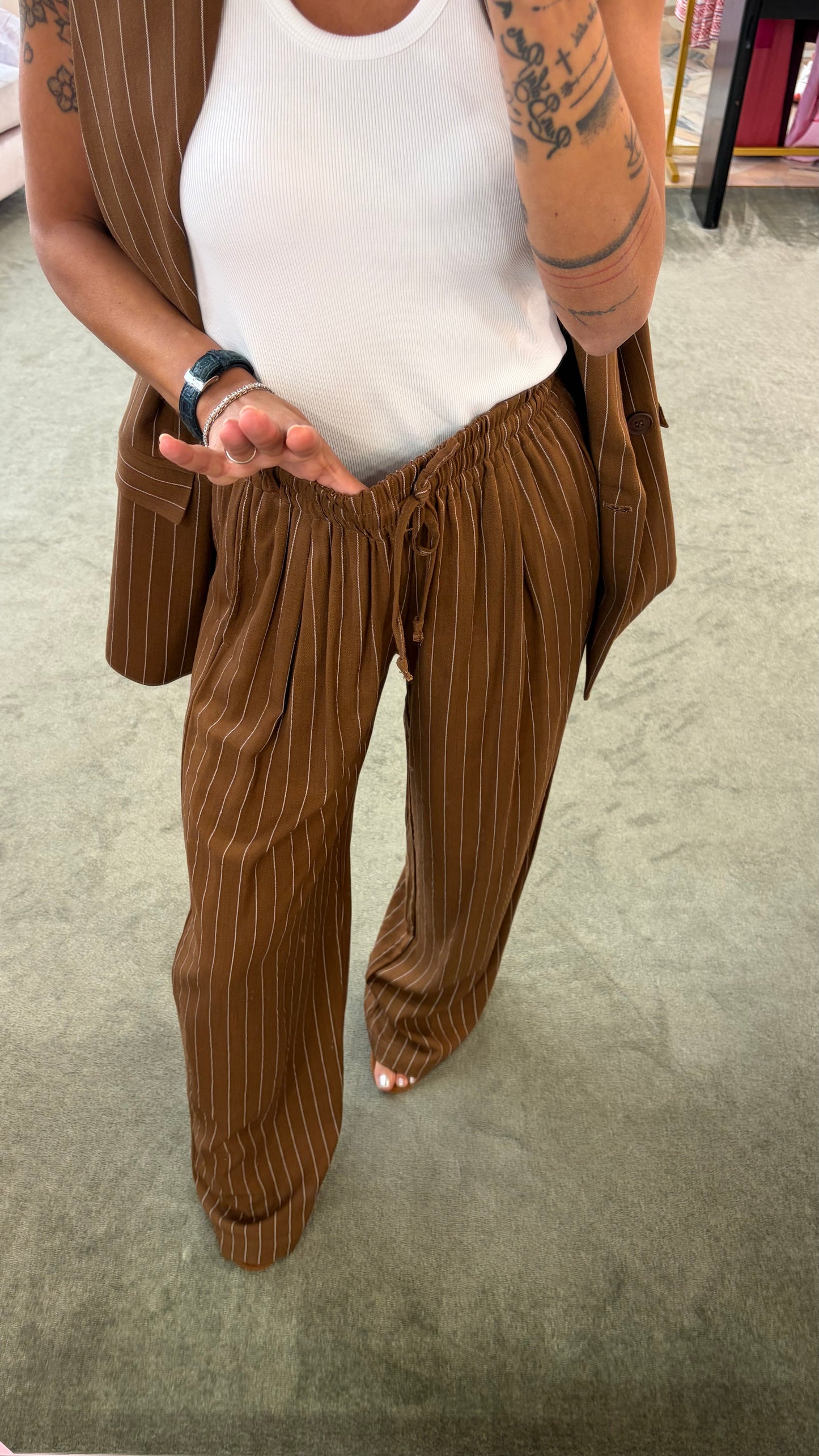 Pantaloni liquirizia gessati con coulisse Hinnominate