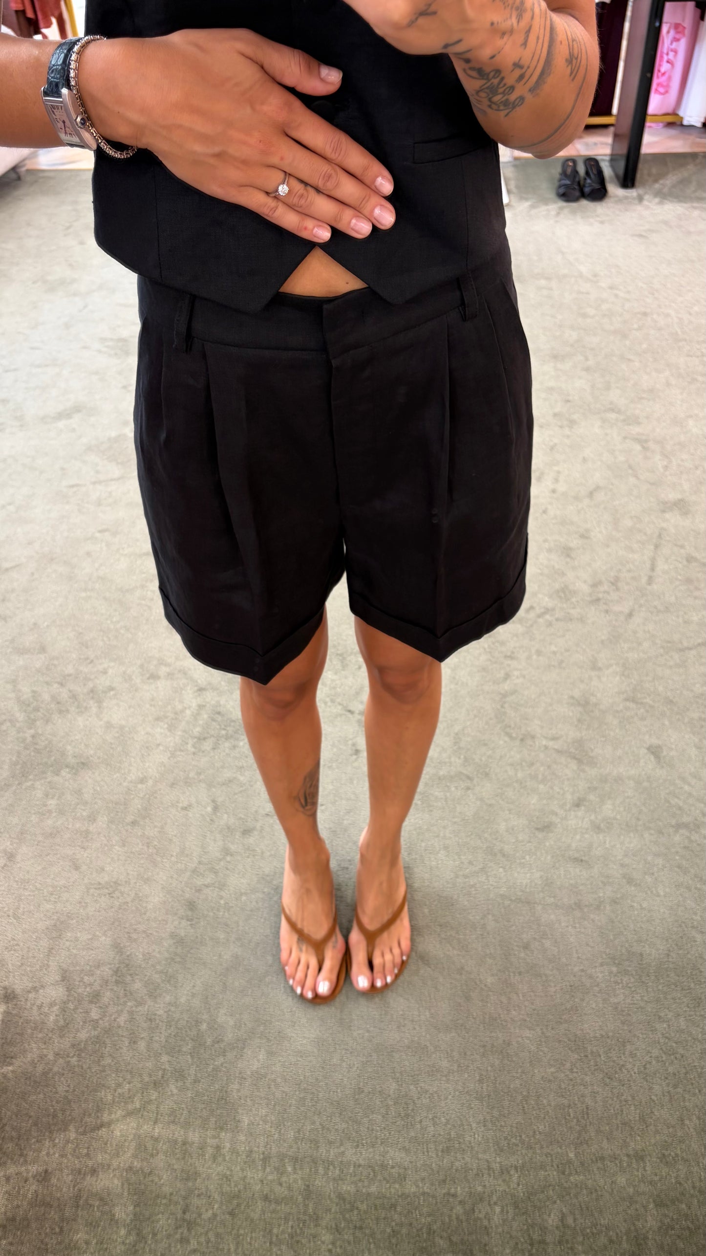 Shorts nero in lino Actualee