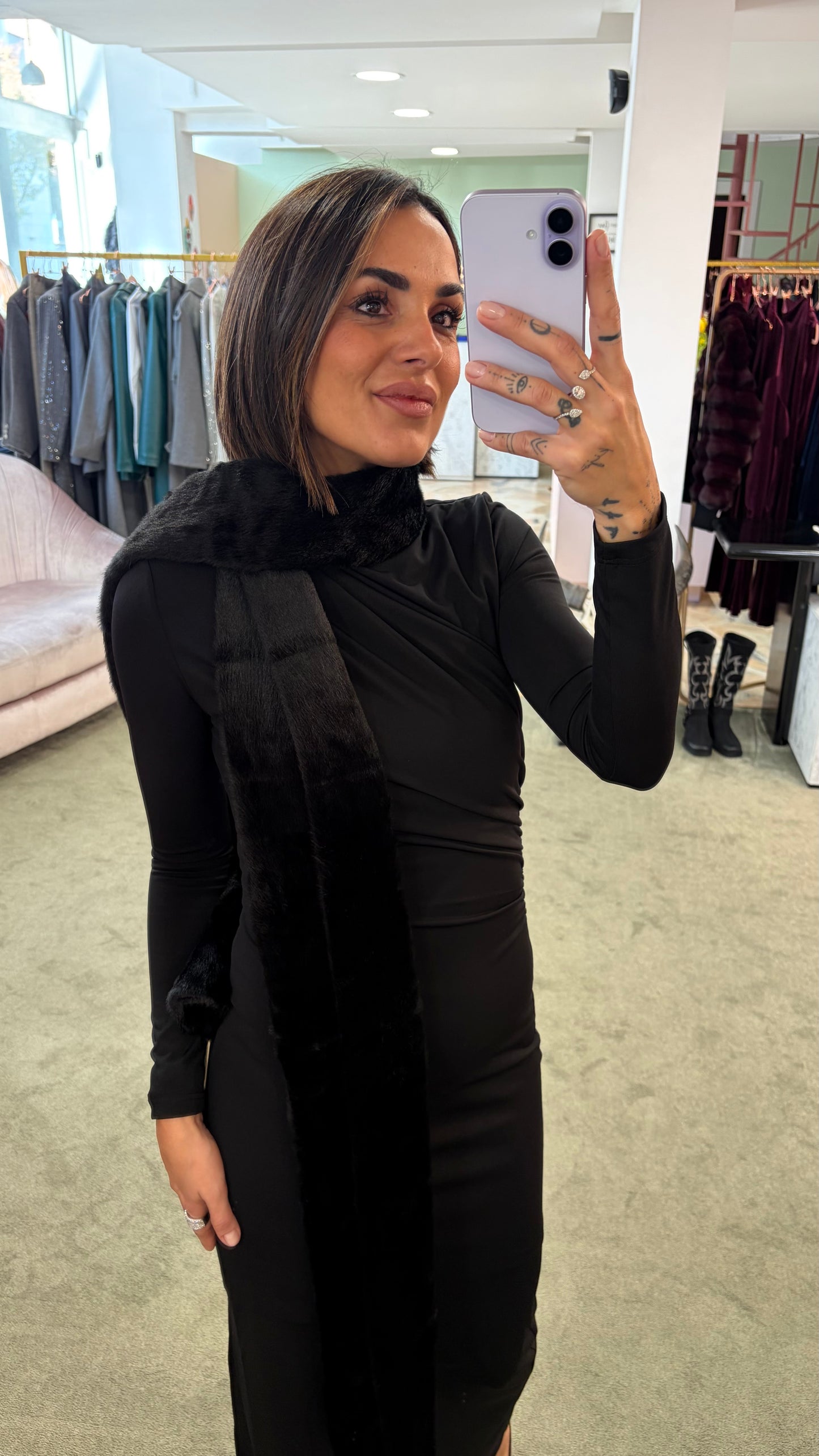 Sciarpa nera in eco pelliccia sy