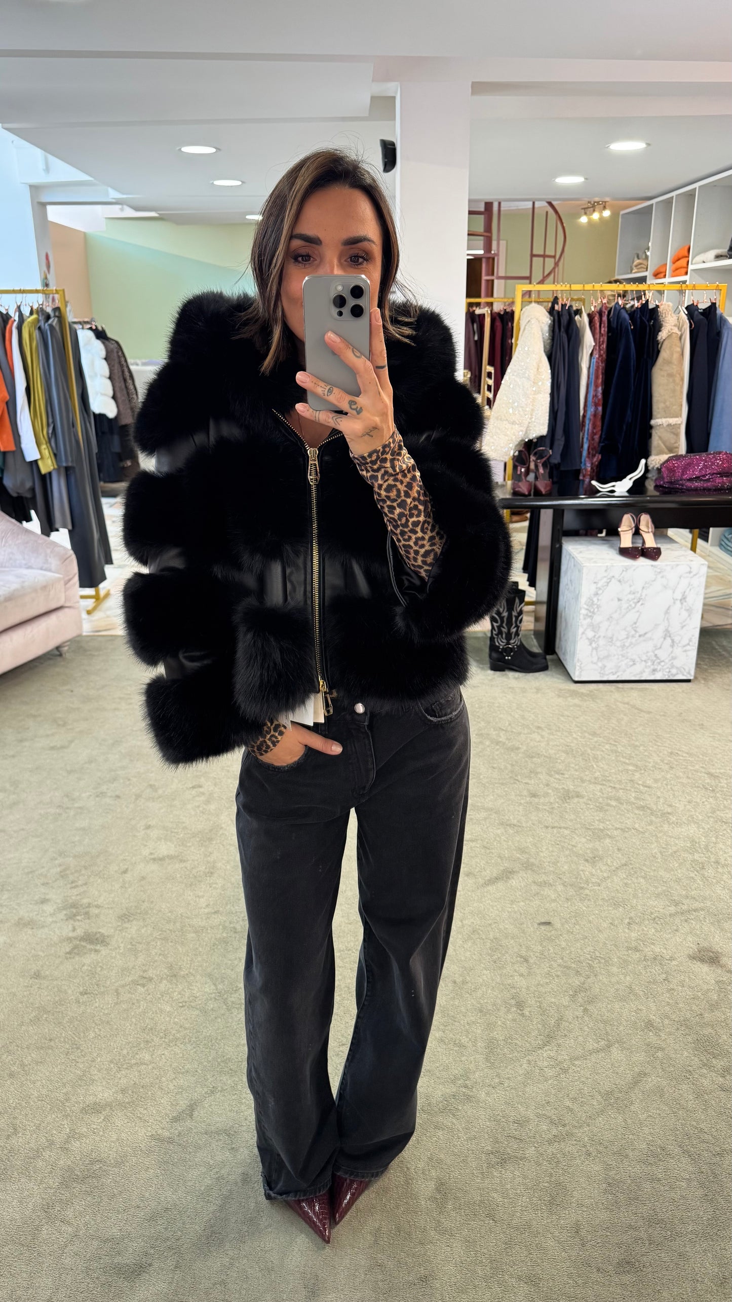 Pelliccia eco nera luxury con cappuccio ys