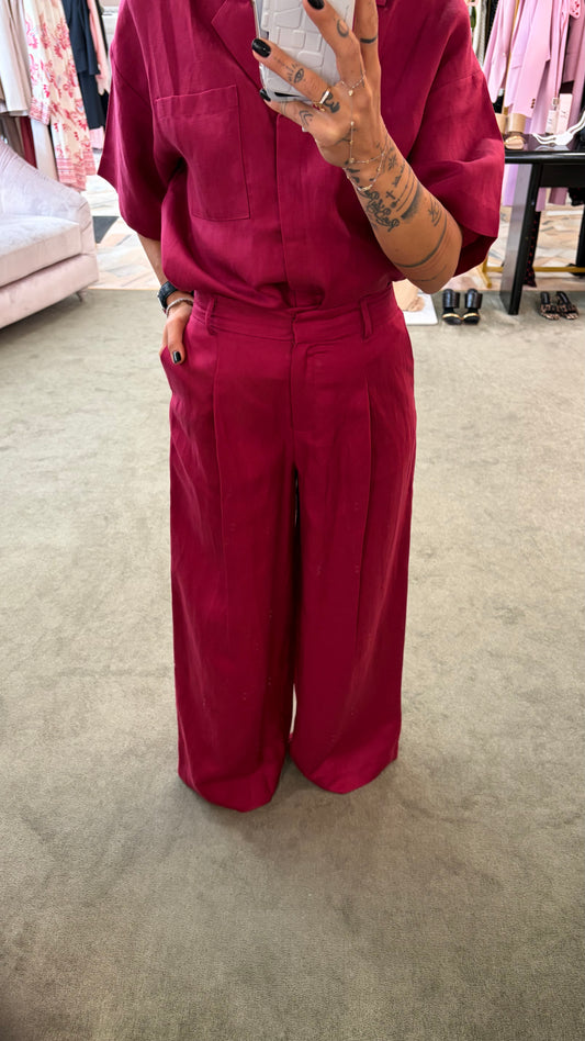 Pantaloni amarena  a palazzo con pences sl