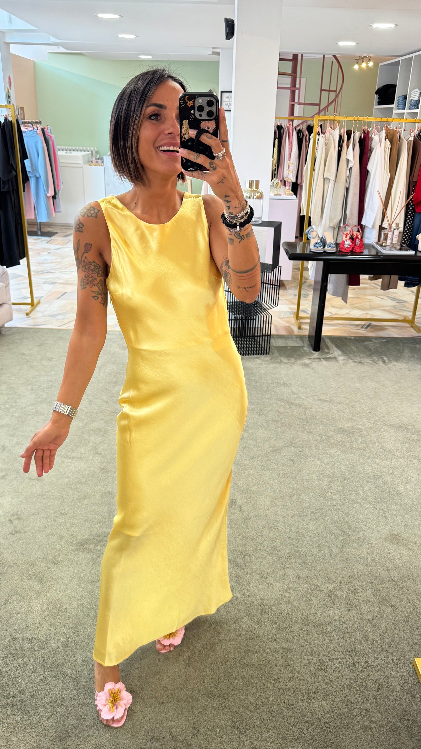 Abito lungo giallo in satin sl