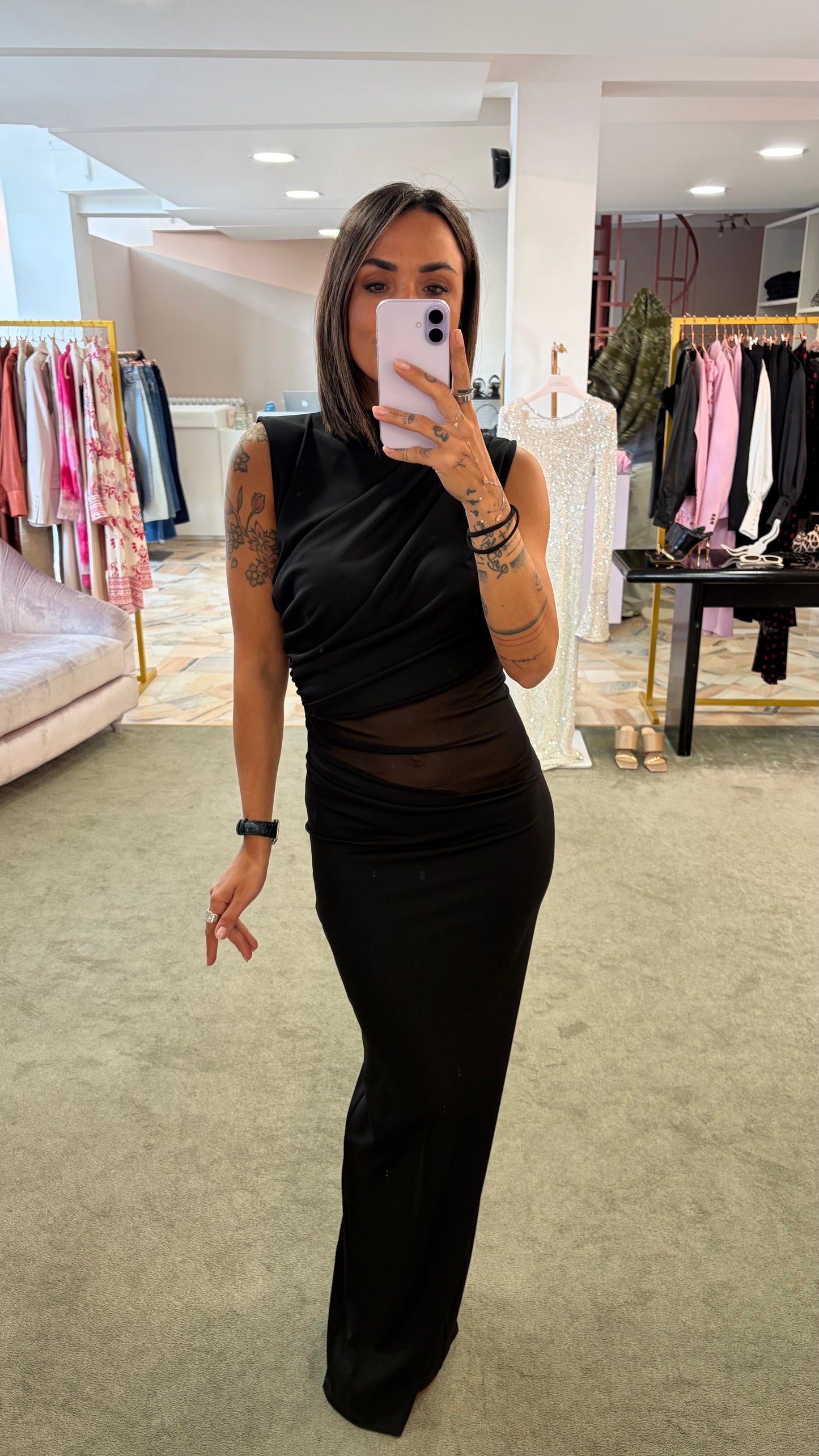 Abito lungo nero arricciato con inserto trasparente ks