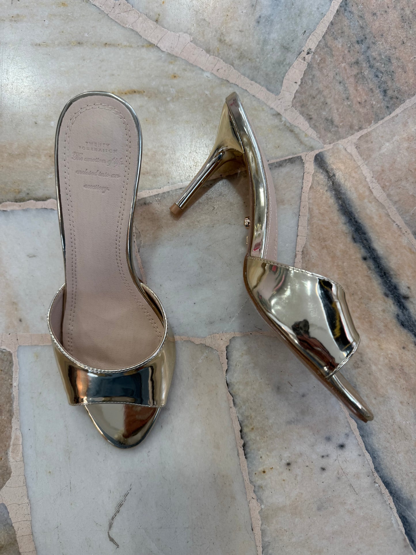 Mules oro in vernice
