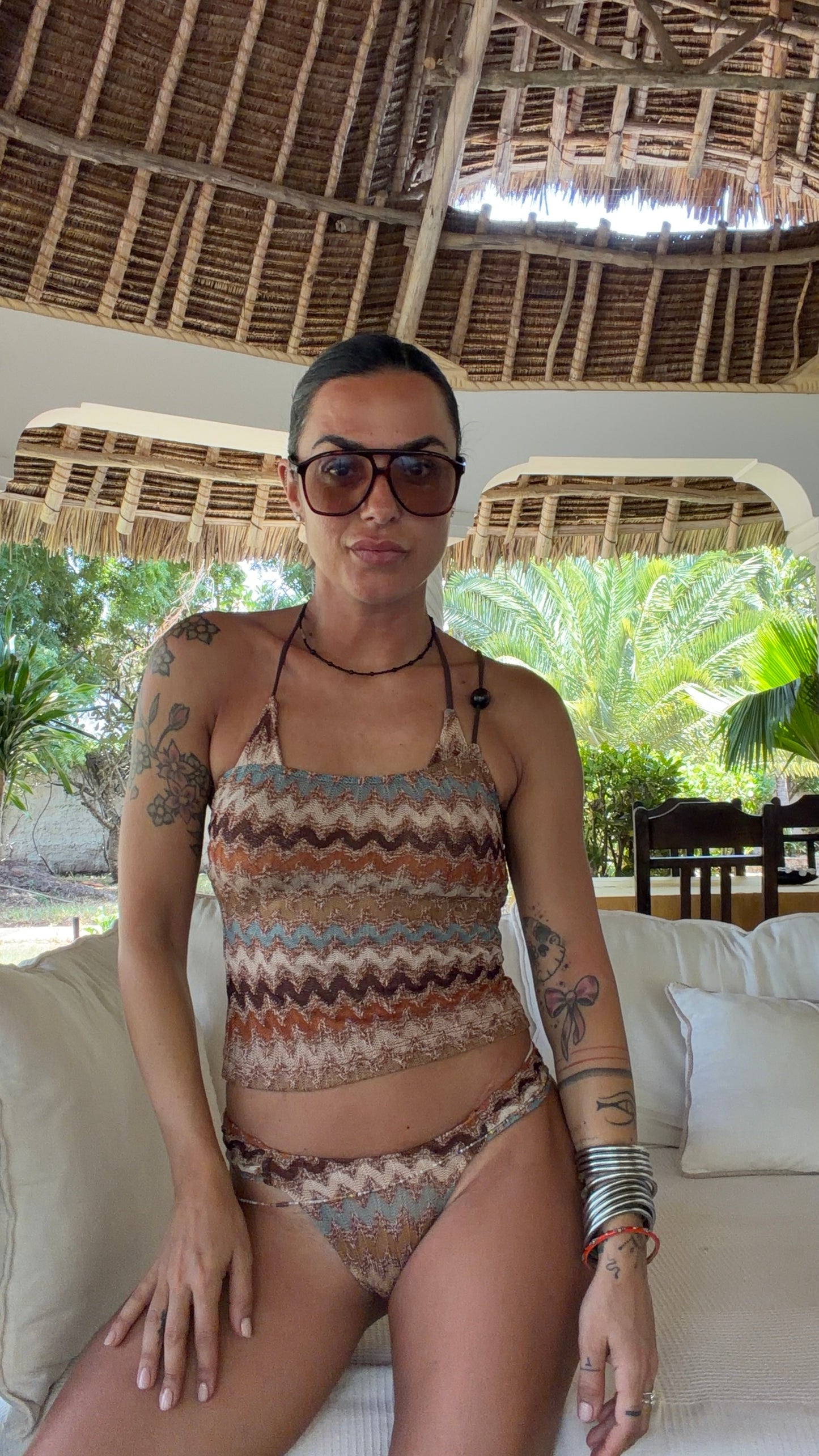 Crop top monospalla simil missoni caramel Me Fui