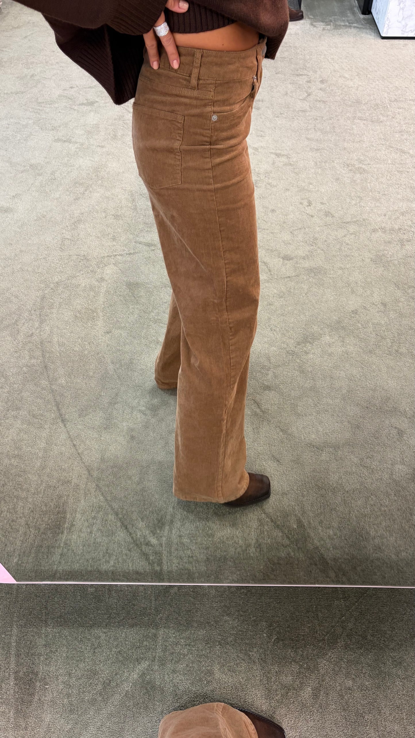 Pantaloni cammello a costine in velluto jx