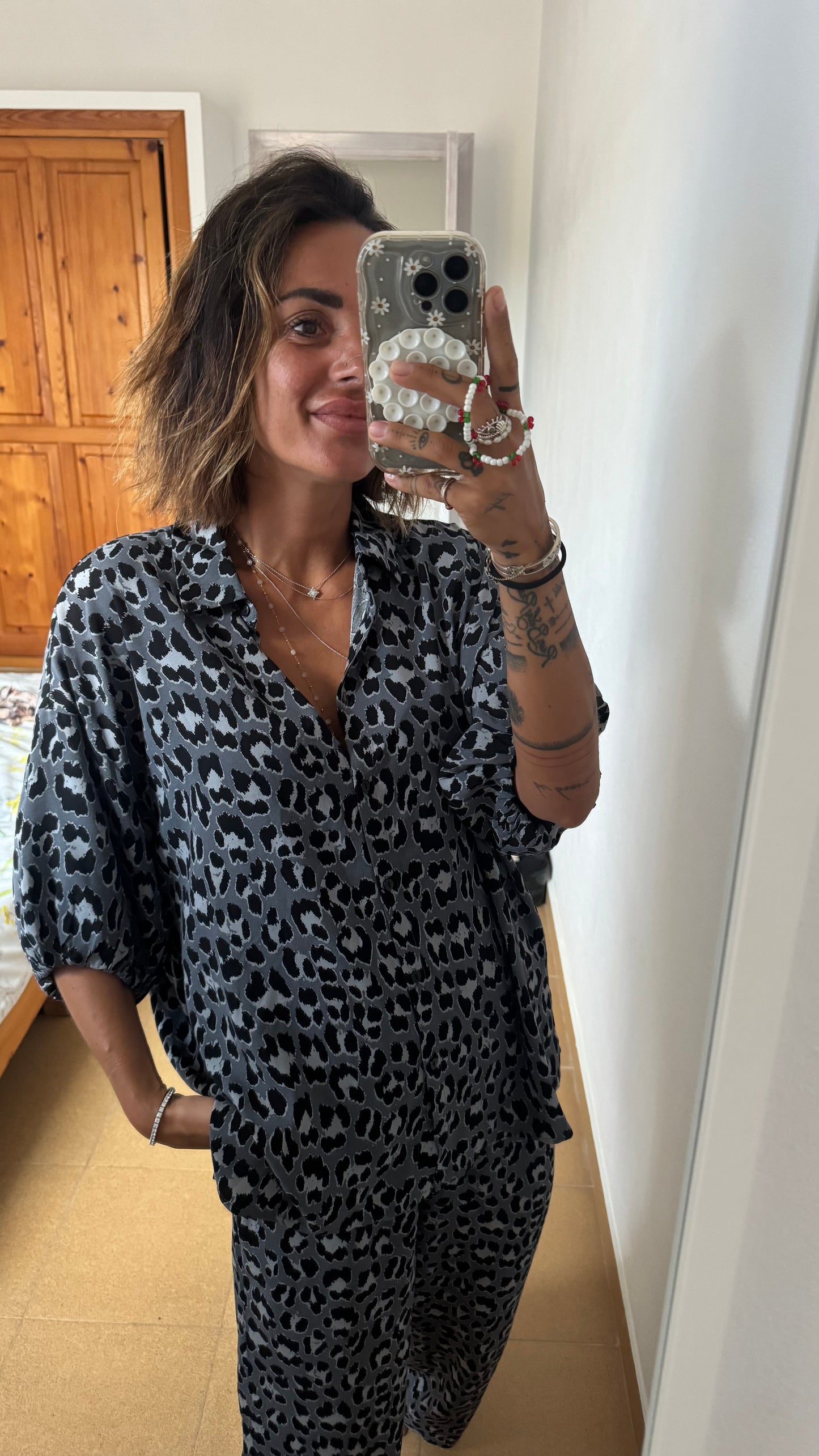 Camicia leopardata grigia sy