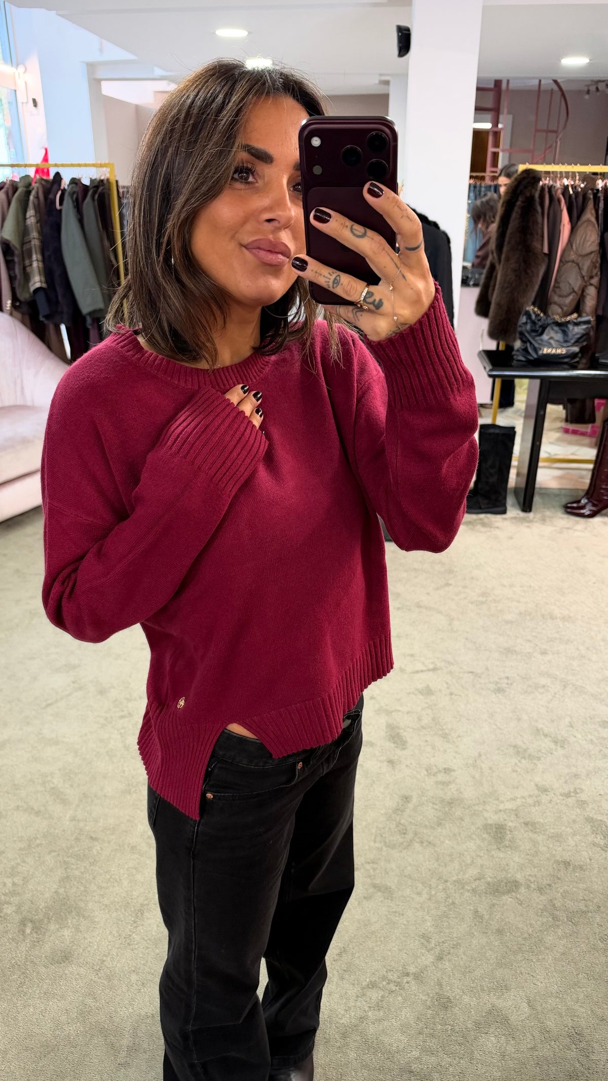 Maglione bordeaux con spacchi asimmetrici tk
