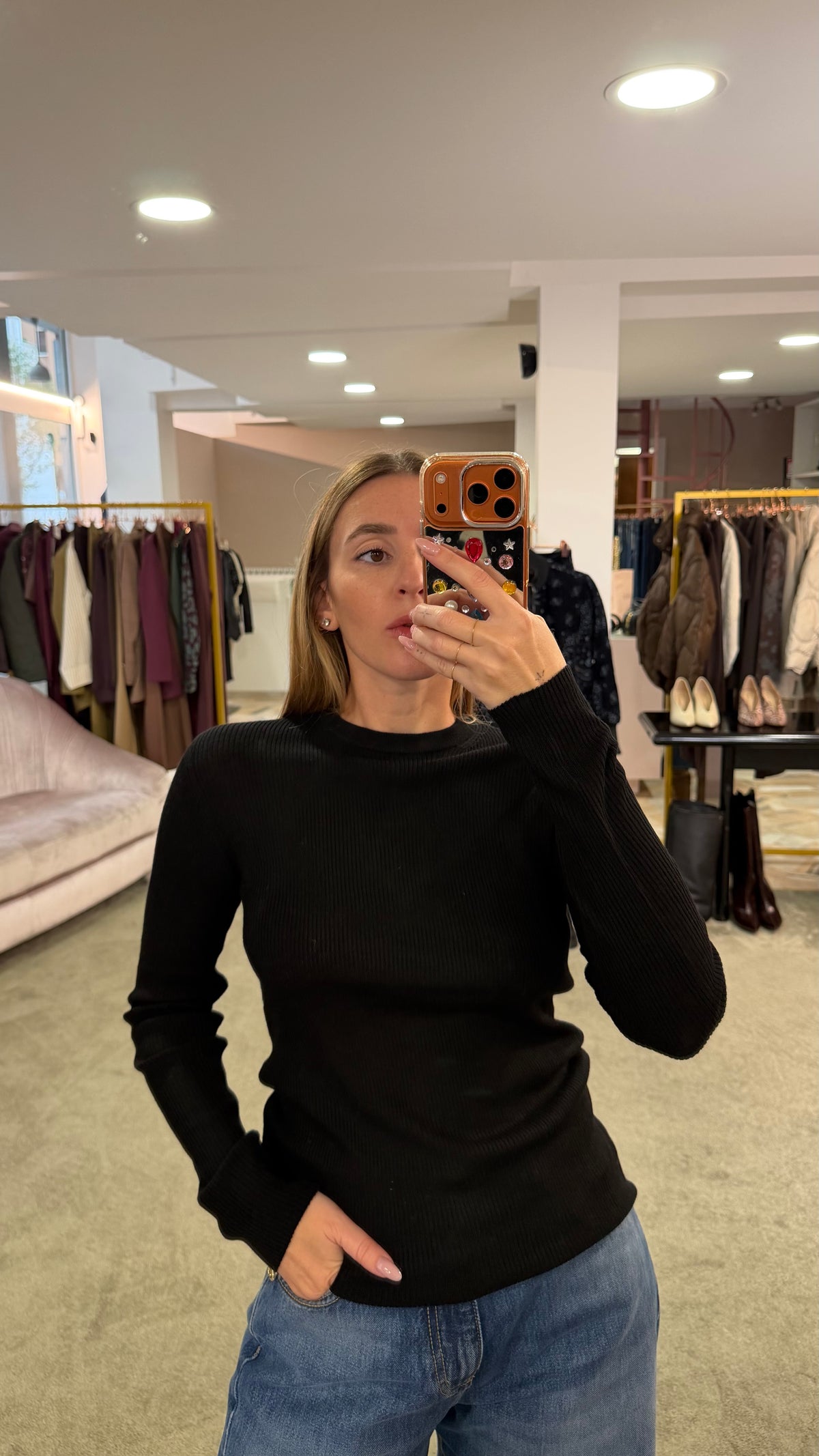 Maglione girocollo nero a costine tk
