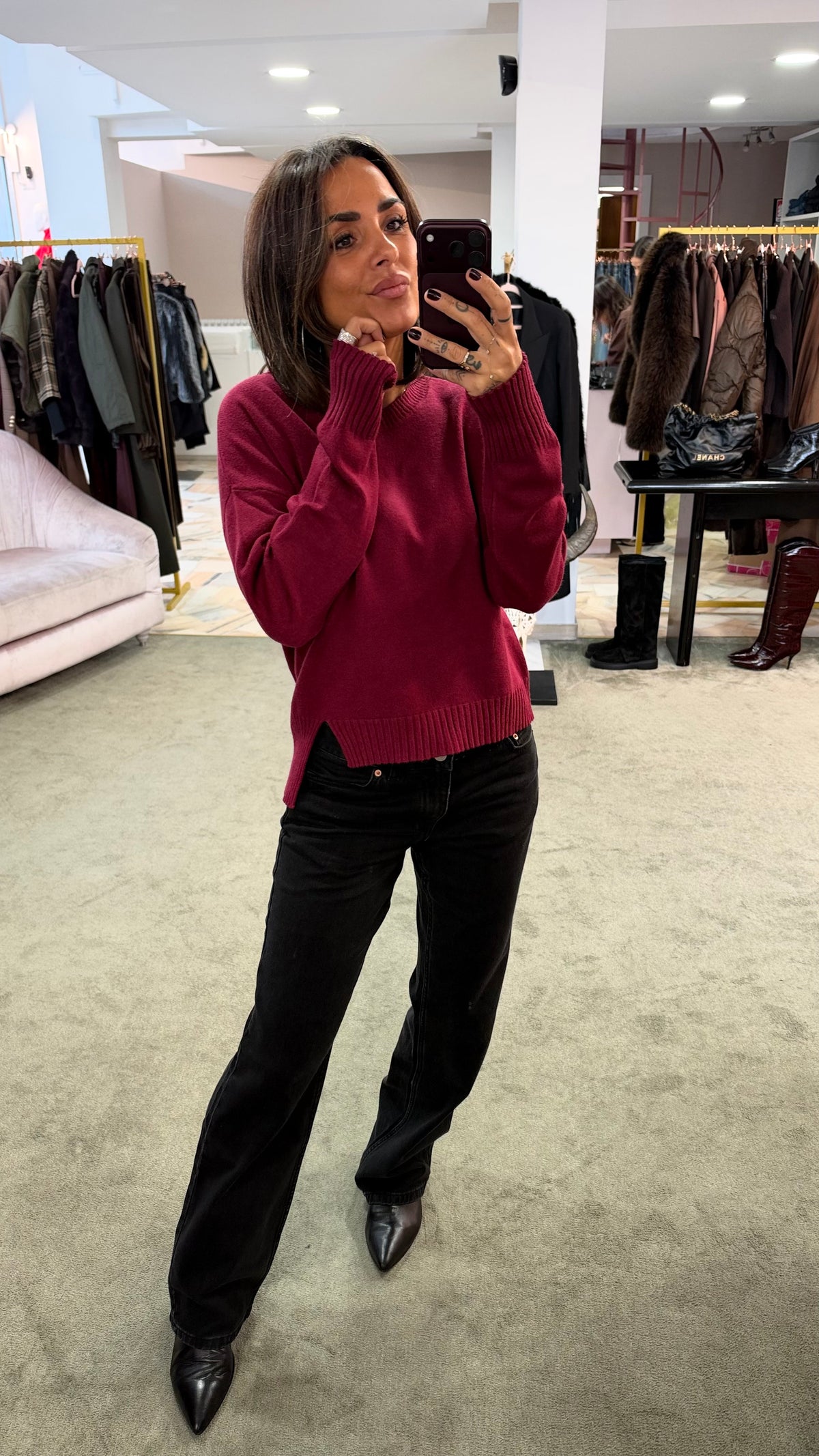 Maglione bordeaux con spacchi asimmetrici tk