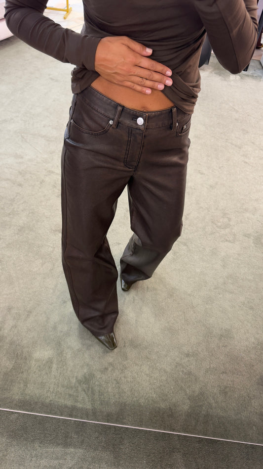 Pantaloni marroni in ecopelle stonewashed jx