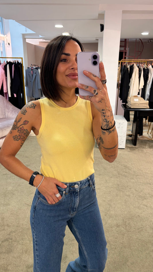 Canotta in maglia giallo pastello jx