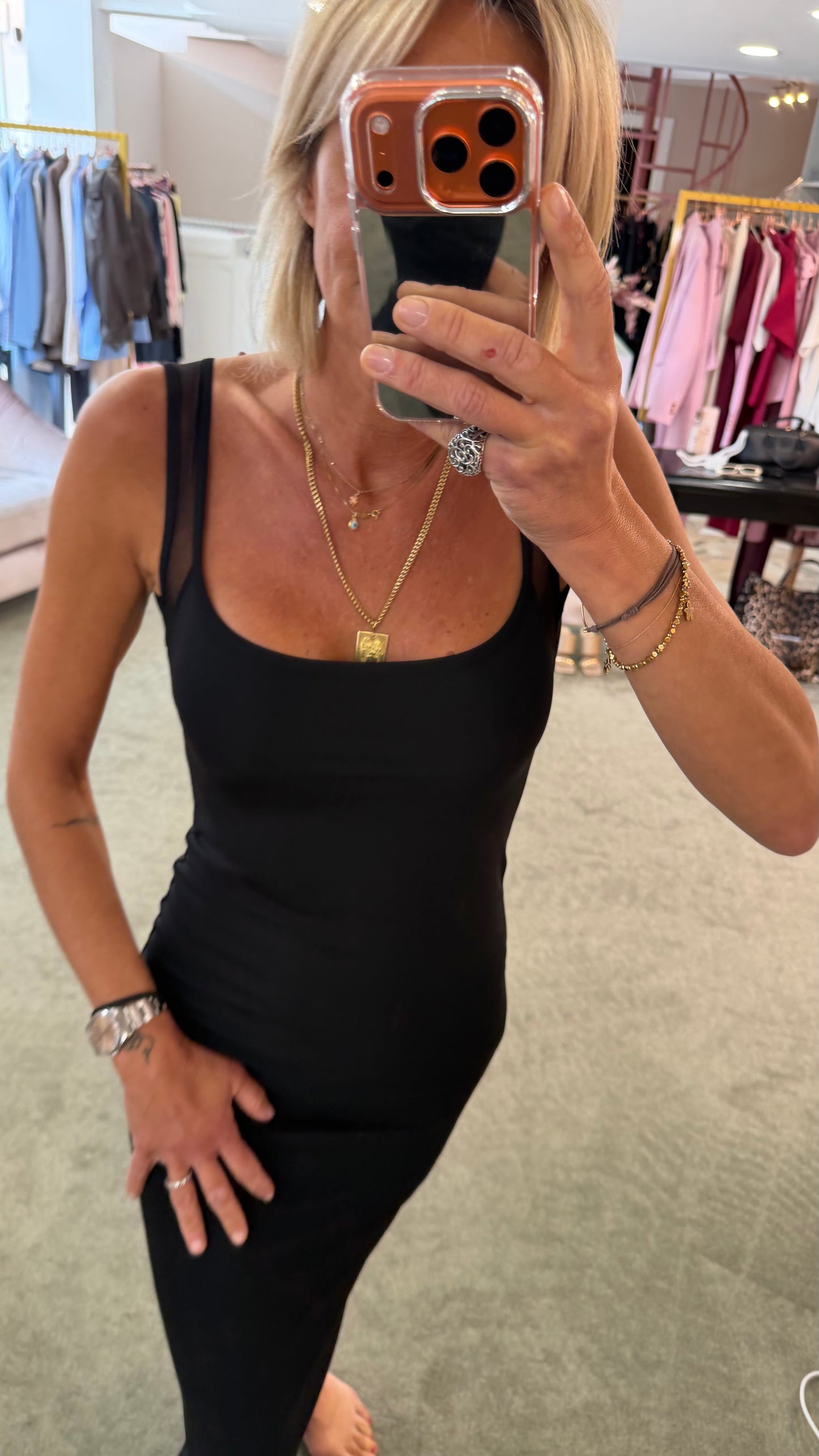 Abito lungo nero schiena nuda e inserti in tulle ks