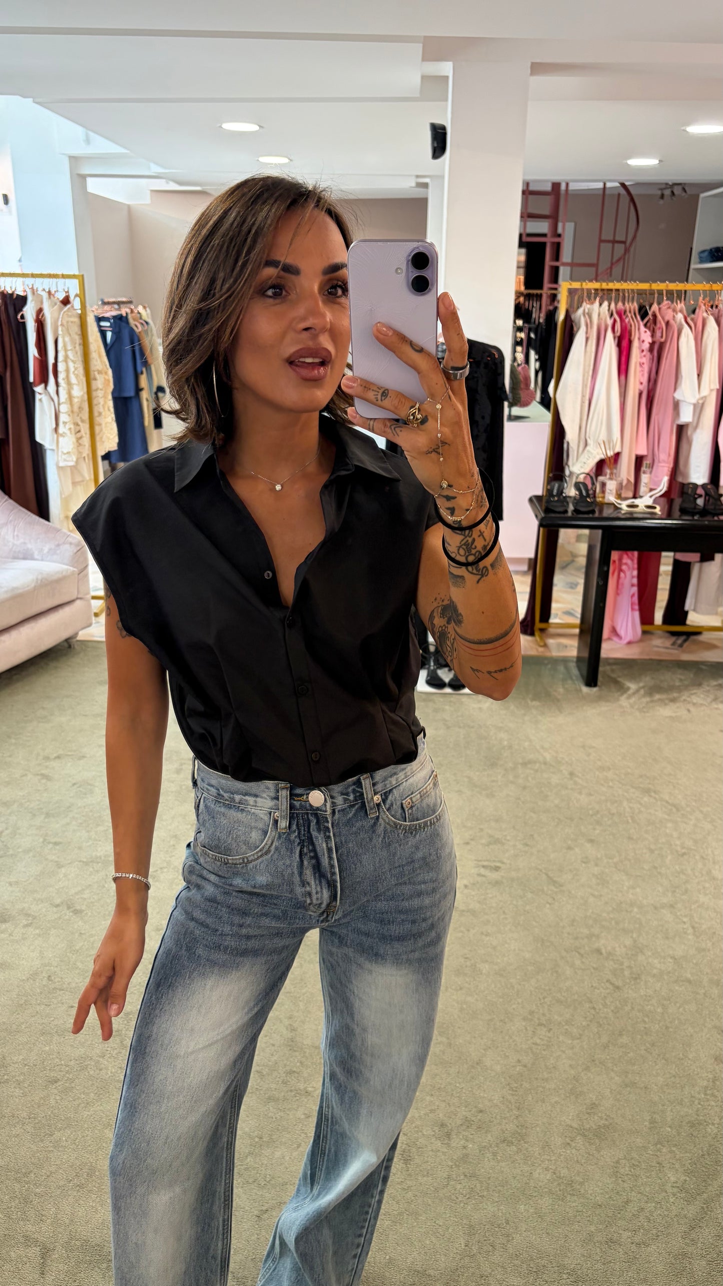 Camicia nera sciancrata manica scesa sy