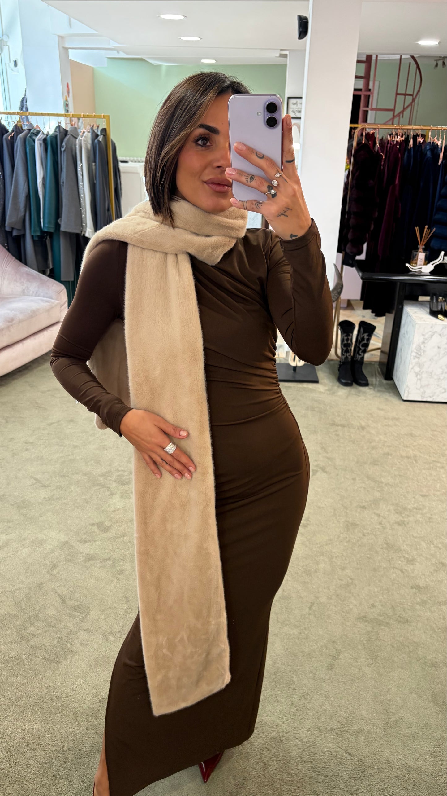 Sciarpa ecru in eco pelliccia sy