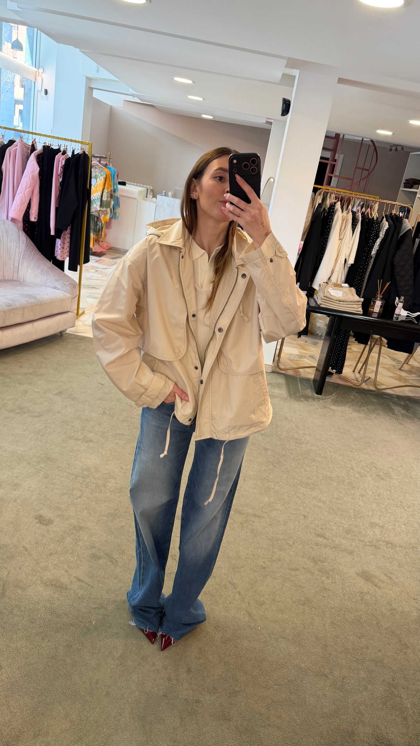 Trench panna corto con cappuccio sy