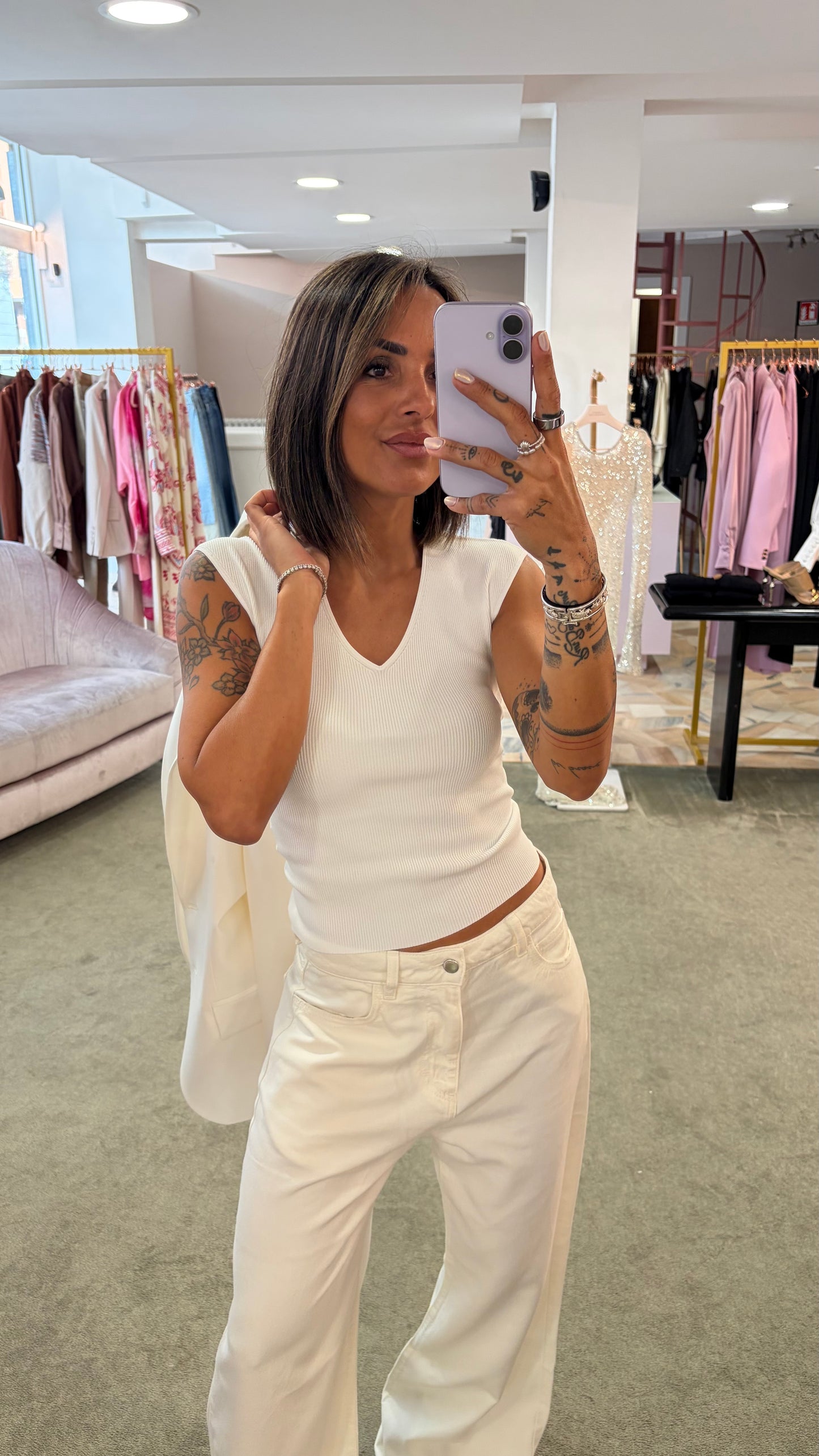 Canotta bianca scollo a v costine Petite Pull