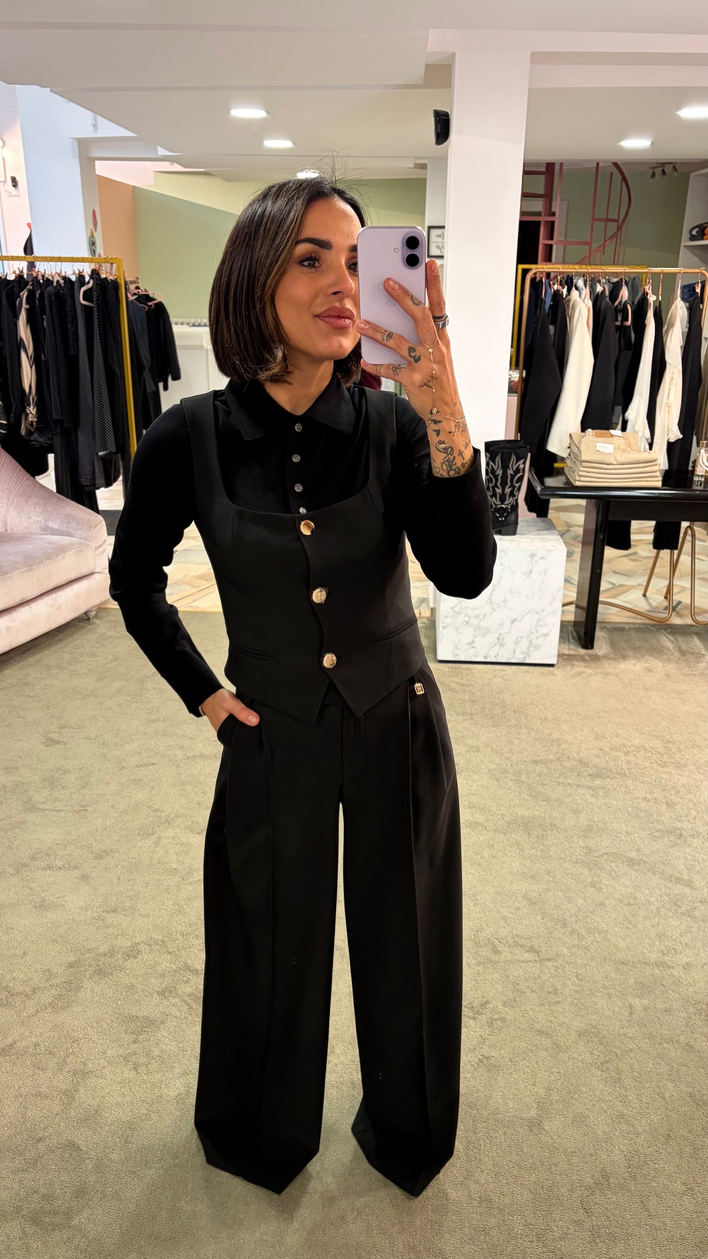 Pantaloni neri a palazzo con pences fr