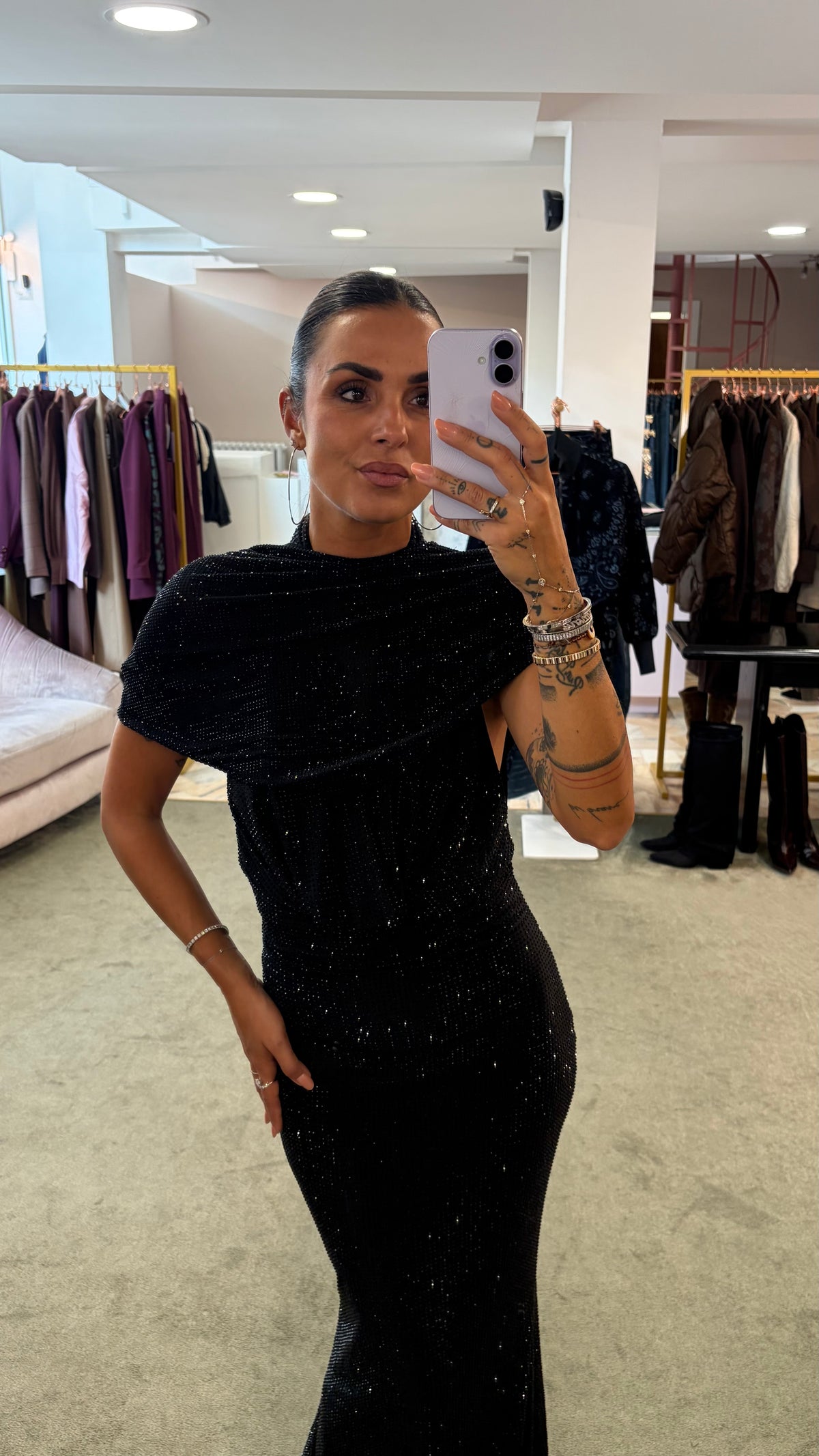 Abito lungo kuta nero a sirena con scollo drappeggiato tw
