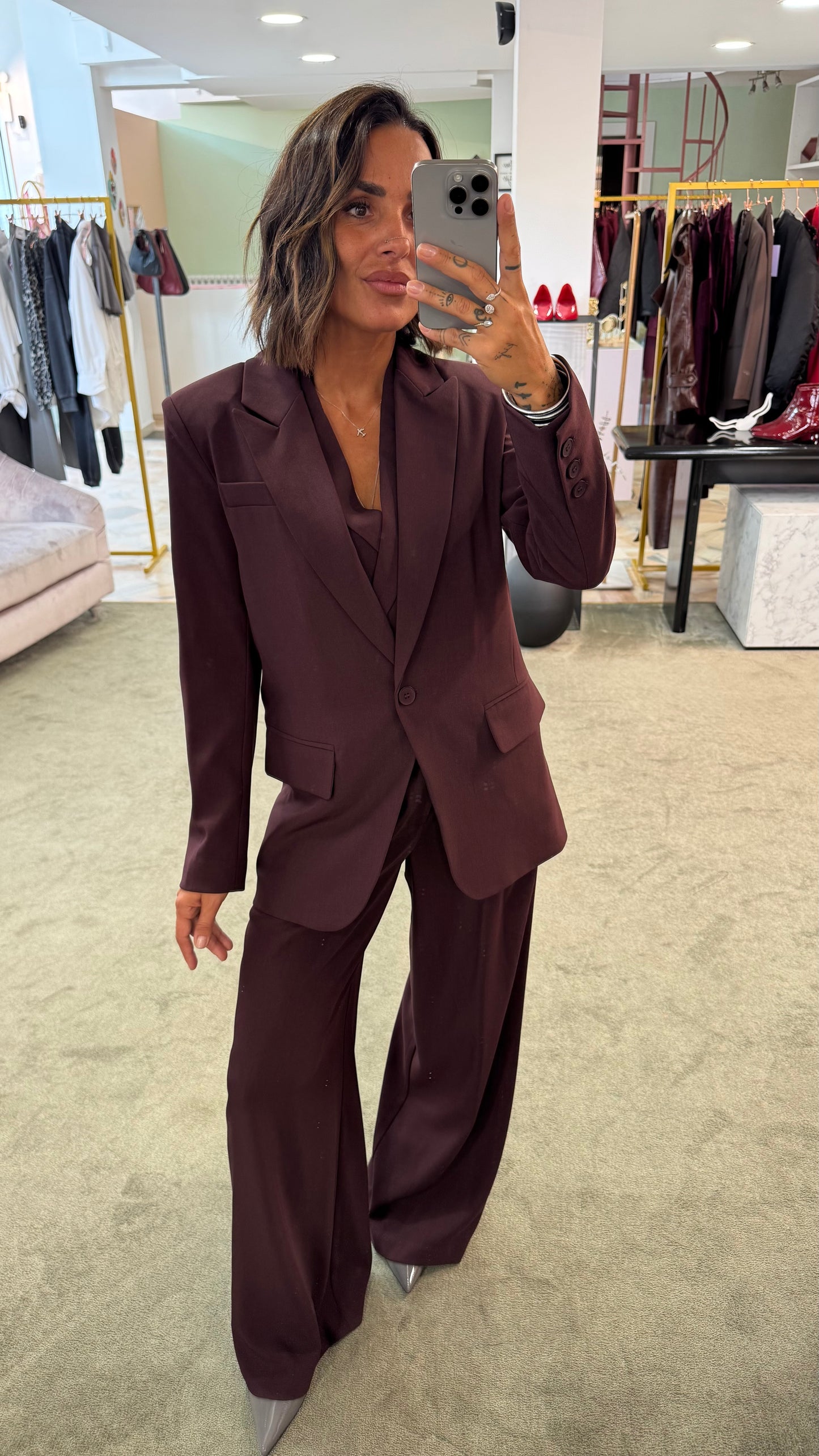 Pantaloni bordeaux wide leg ay