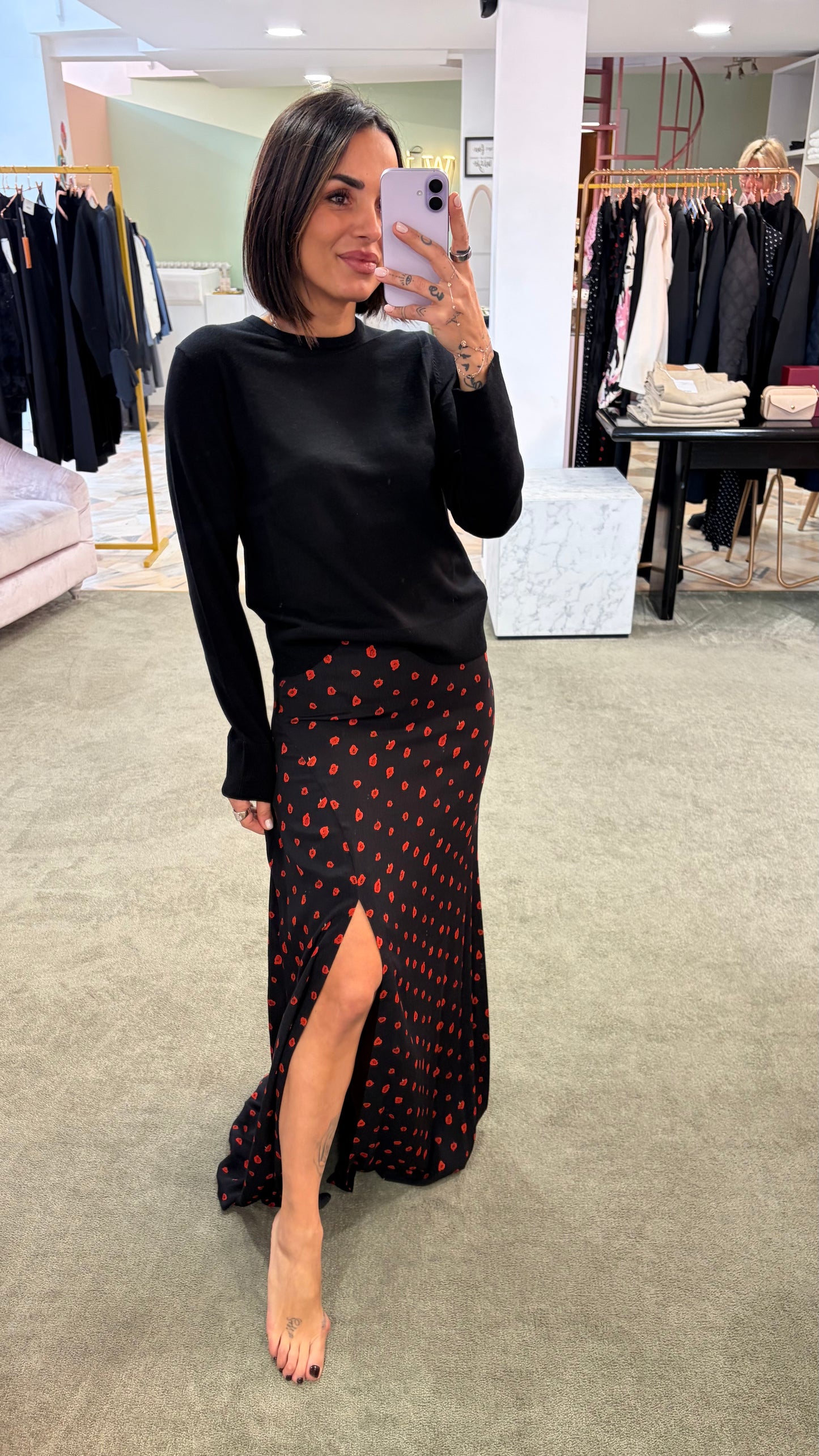 Gonna lunga anita MAR DE MARGARITAS nera e fiori rossi con spacco