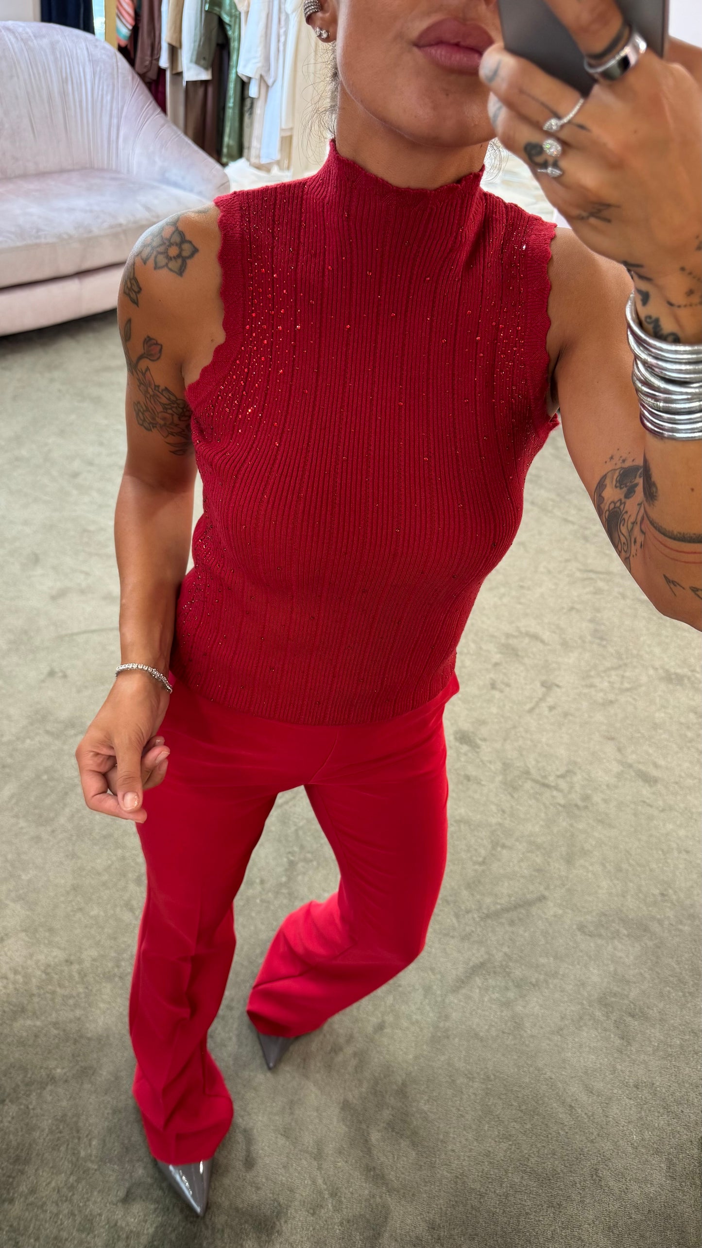 Lupetto smanicato rosso con cristalli a costine fr