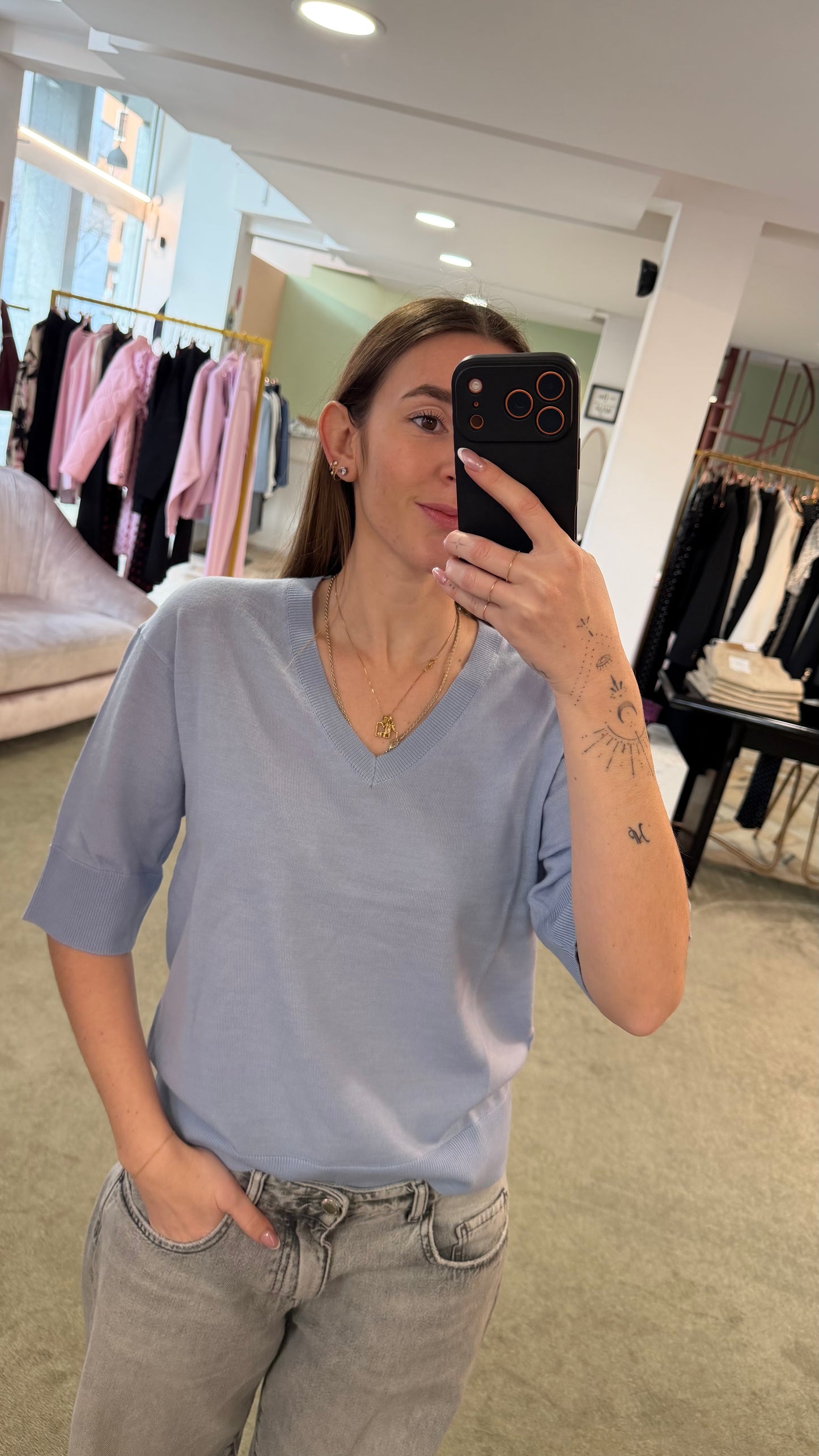 Maglione azzurro scollo a v mezza manica in lana sl