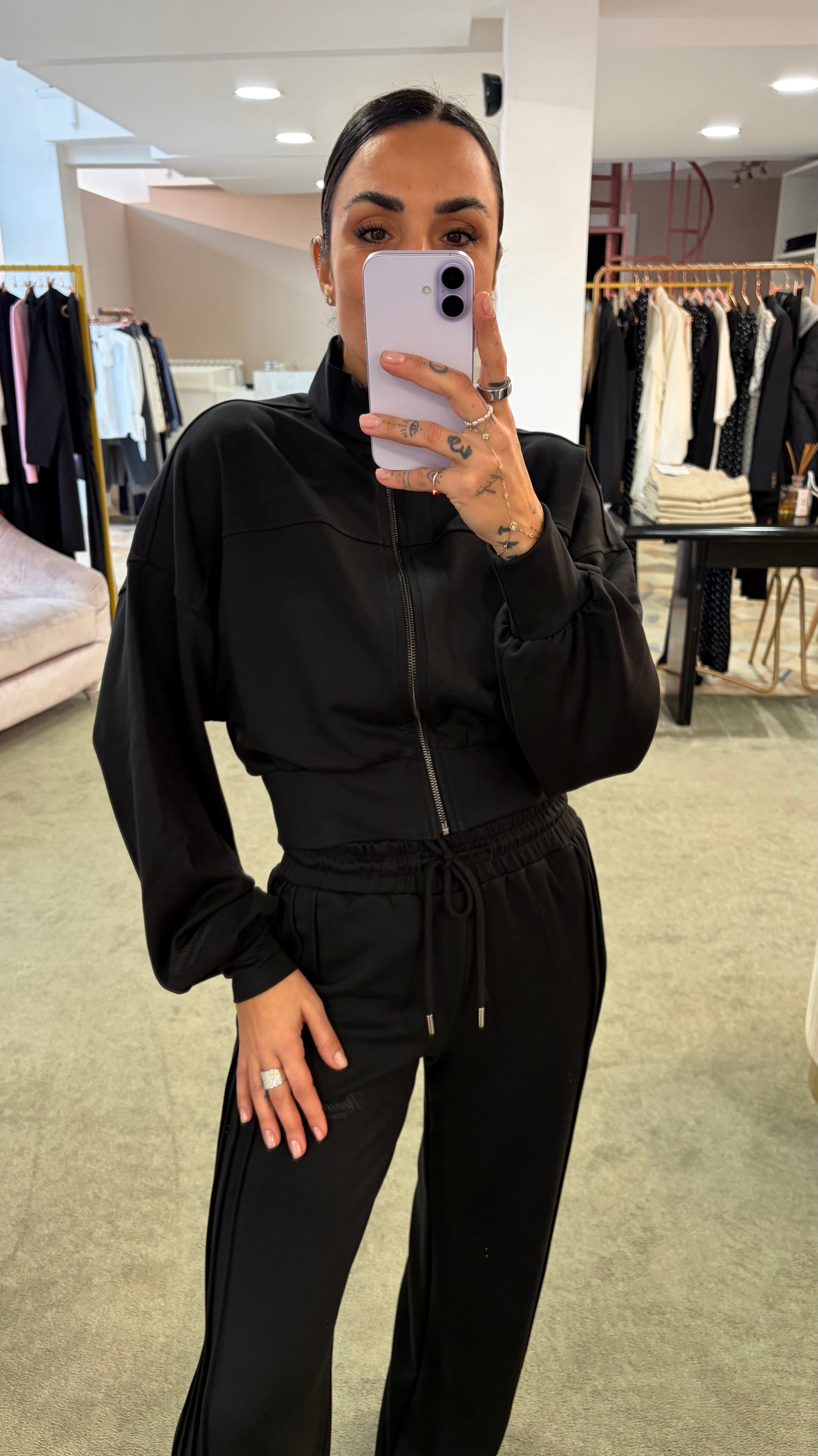 Felpa nera crop con zip Hinnominate