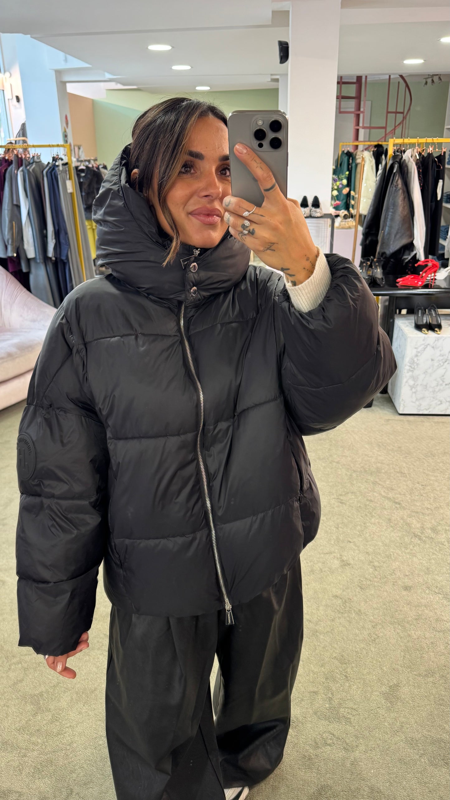 Piumino nero over con cappuccio Hinnominate