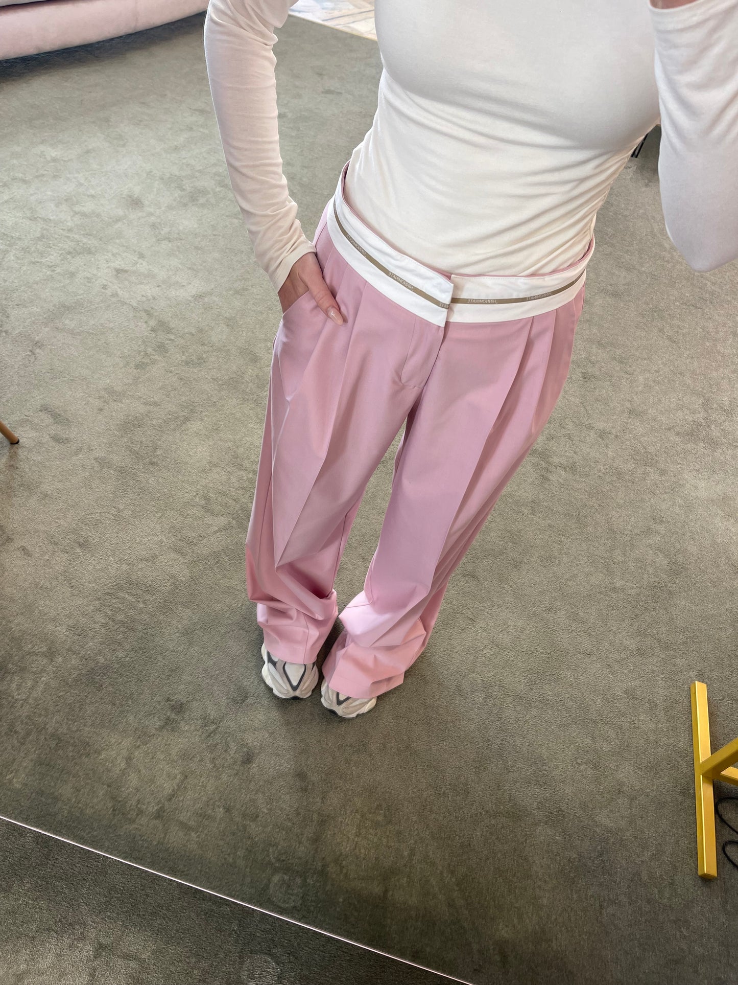 Pantaloni rosa wide leg con risvolto hinnominate